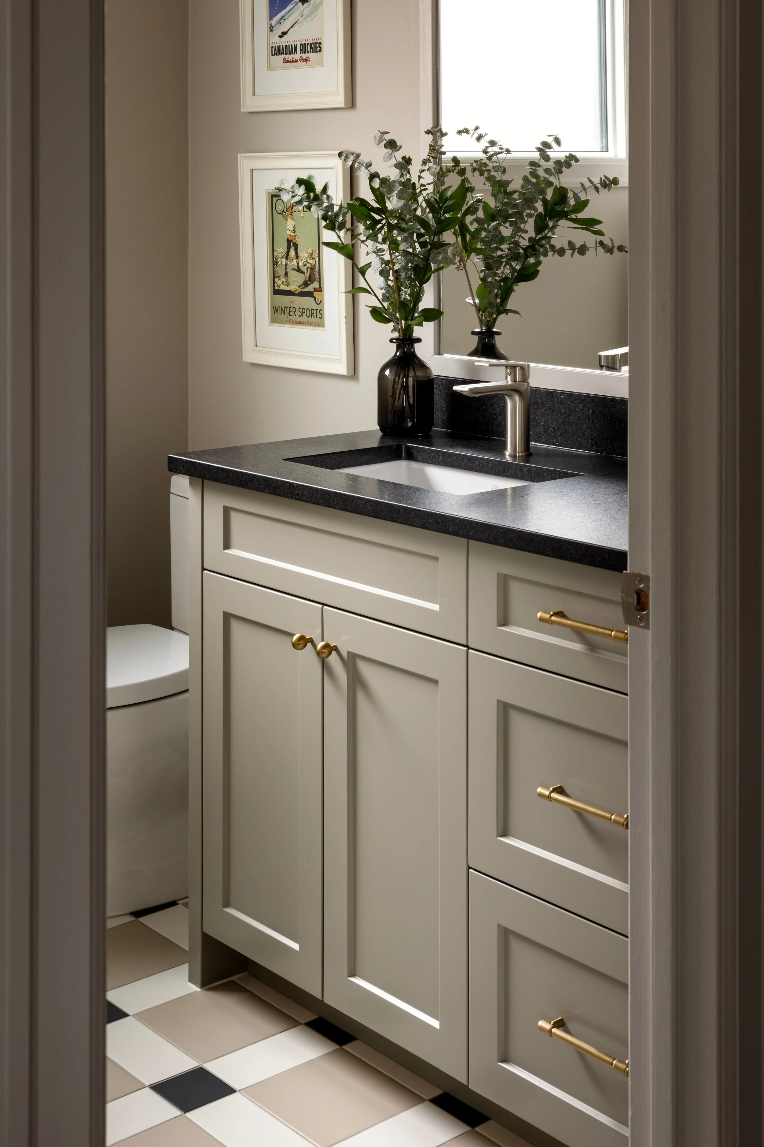 SmiddyStegman_Moody Transitional_Bathroom1.jpg