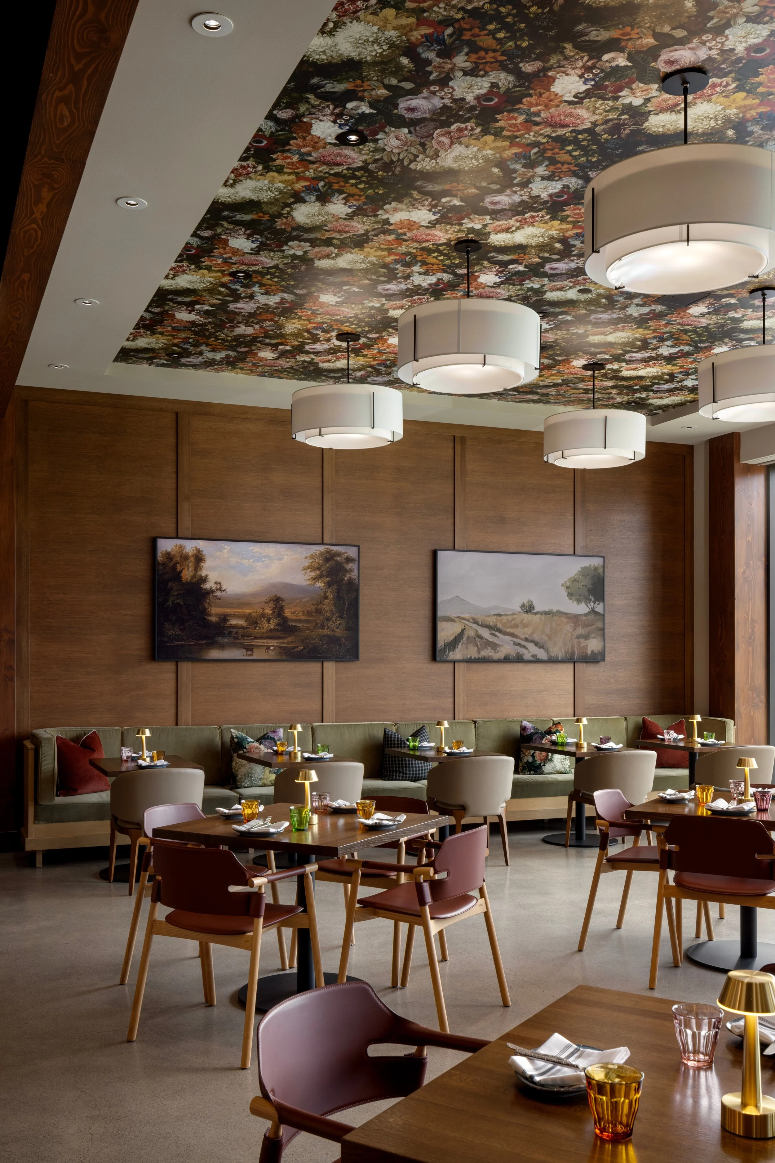 SmiddyStegman_Foxtrot_DiningRoom.jpg