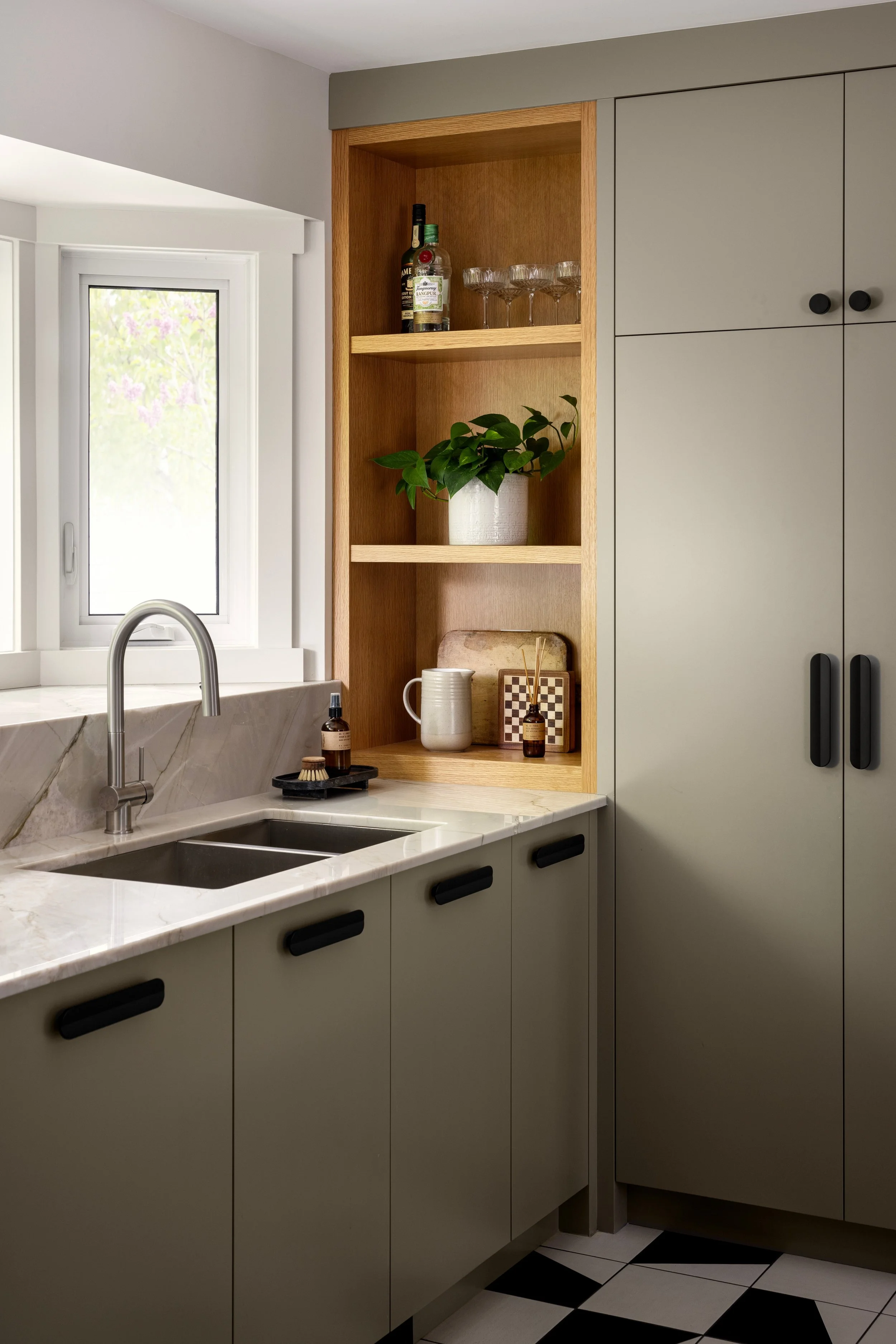 SmiddyStegman_MidMod_Kitchen3.jpg