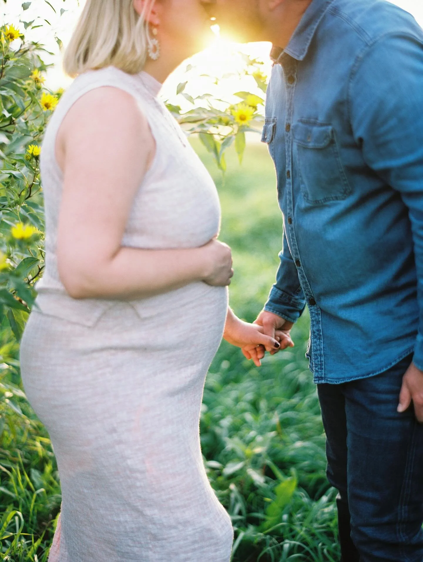 The sweet and tender moments before welcoming a new baby π€