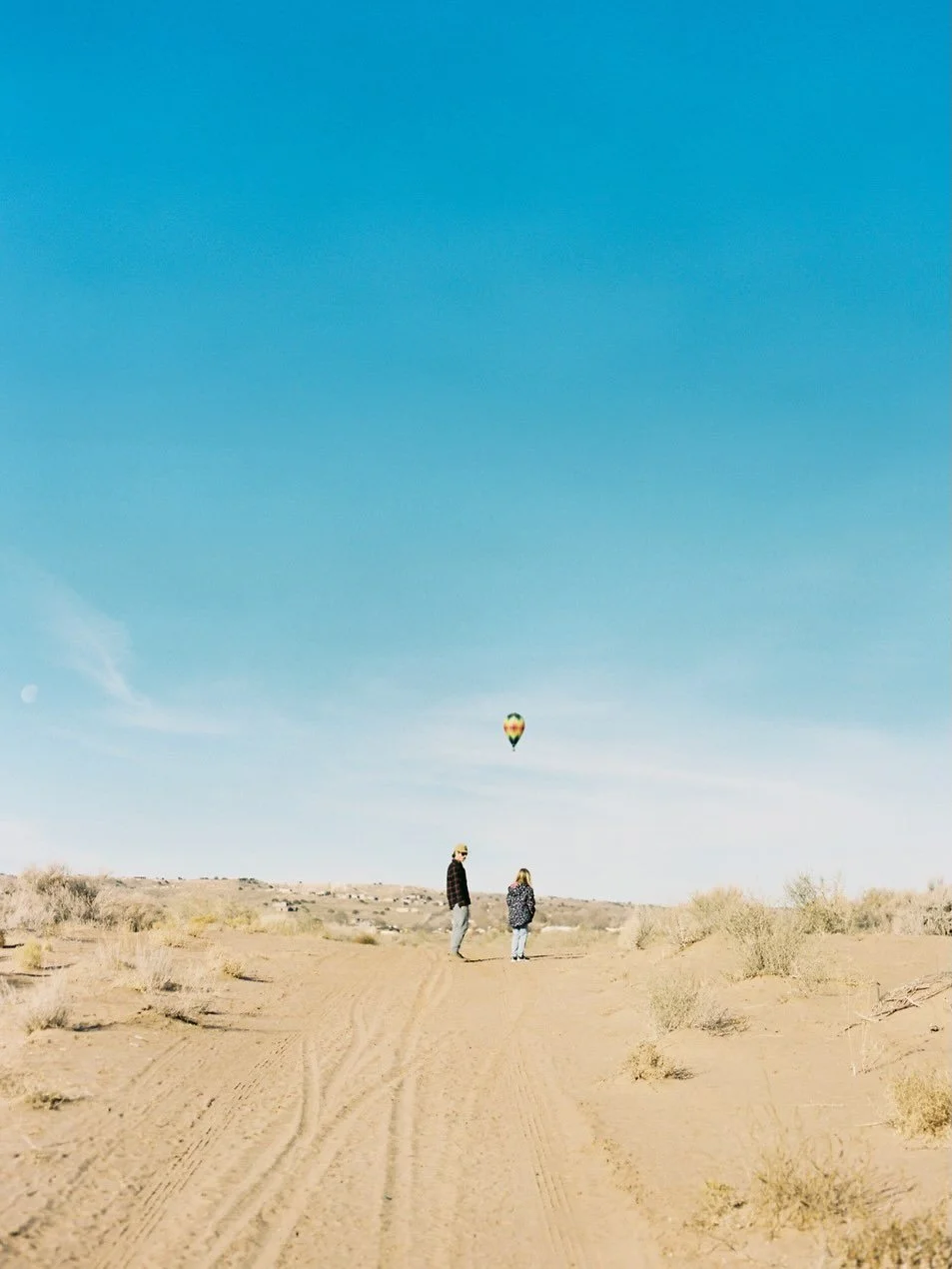 Digging in the archive: scenes around the Sandia Mountains 🩷

🎞️ Portra 400 120 + 35mm film @kodak #kodakprofessional #filmphotography #filmfollowfriday