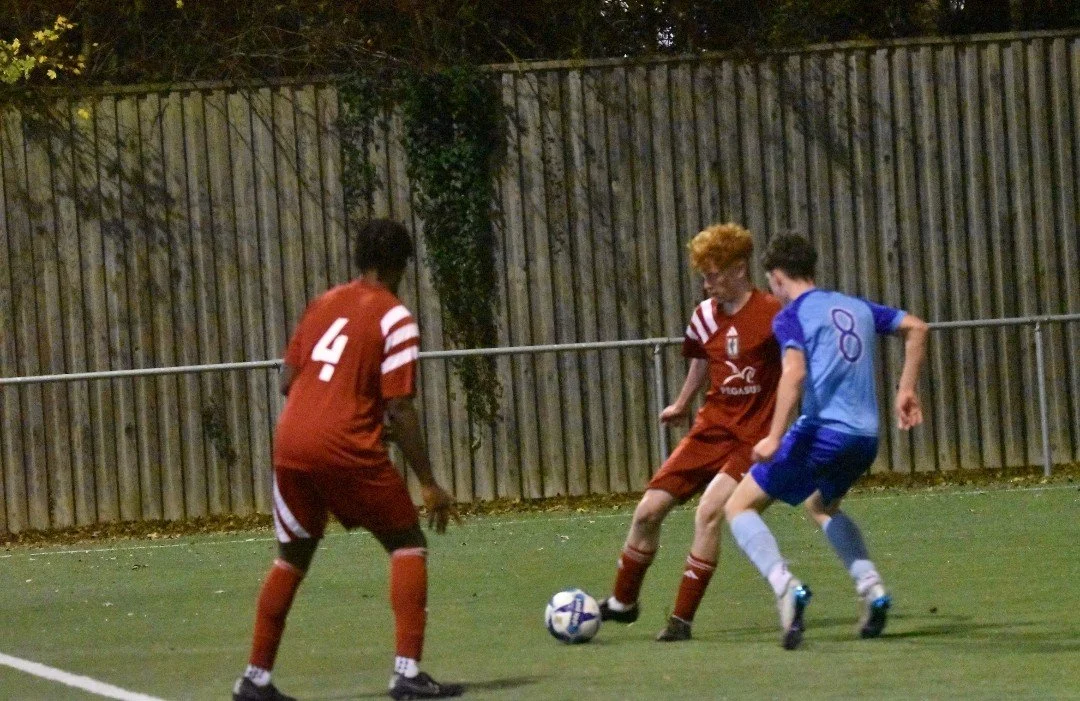 Screenshot_20251207_185923_Photos - Charlie Hewitt.jpg