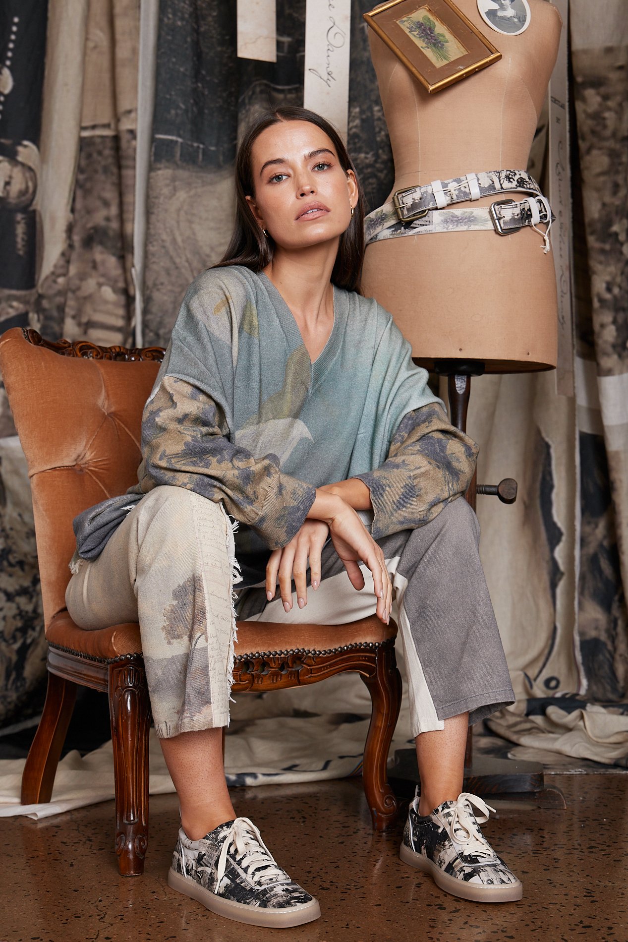 CIR0016 ARTWORKS JUMPER, CIR0009 ARTWORKS JEANS, CIR0004 PRINTED LEATHER SNEAKER