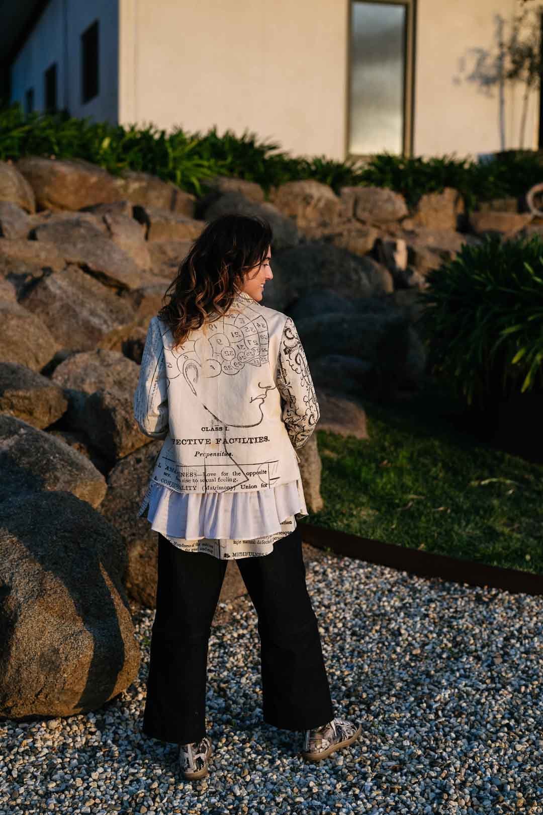 CIR0050A SPLICE, 
DTY03911O TRUCKER (M.A.DAINTY), 
CIR0002 FAMILY FRAMES BOOTS