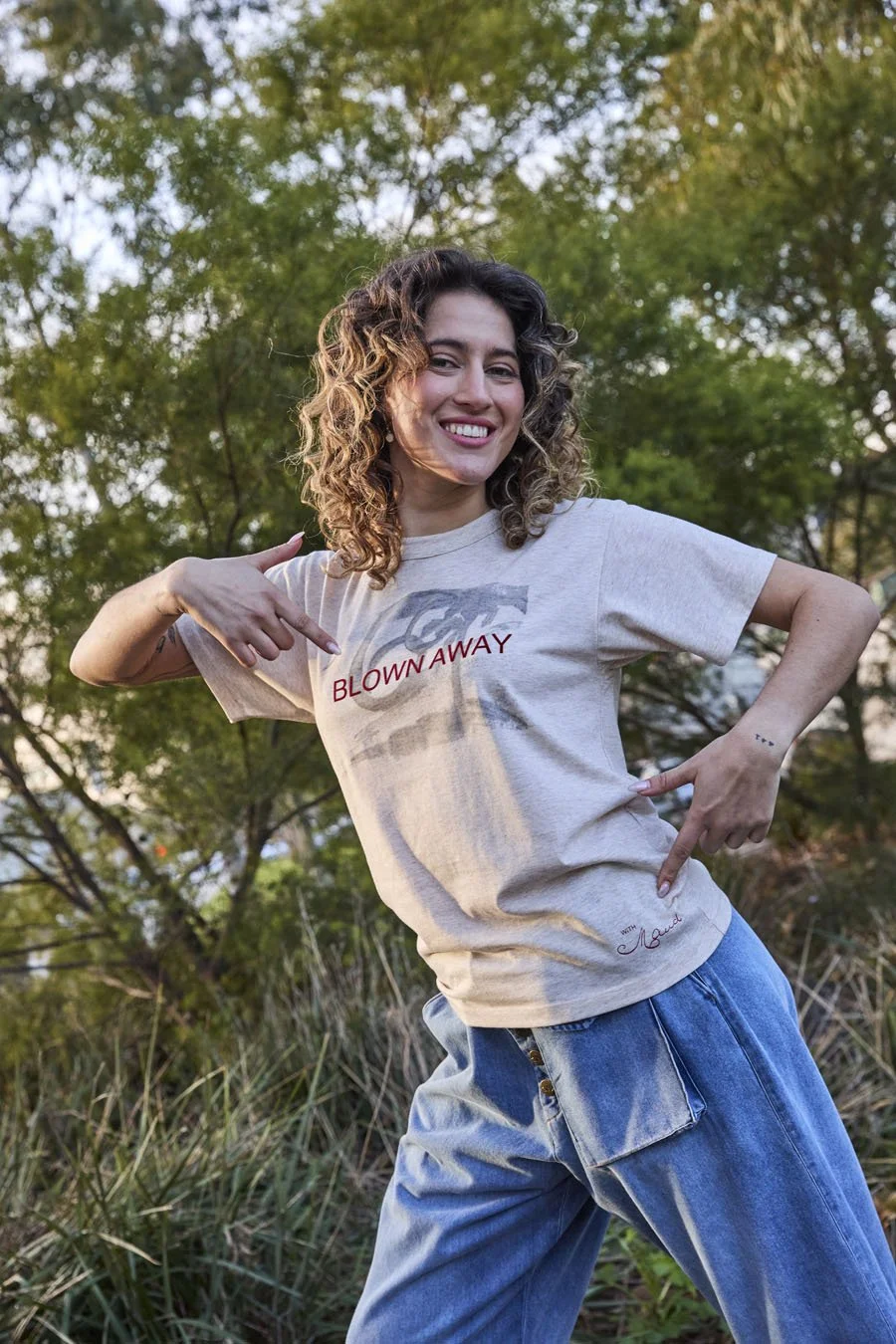 CIR00114 BLOWN AWAY TEE,
DTY03911J MAUD DAINTY JEANS