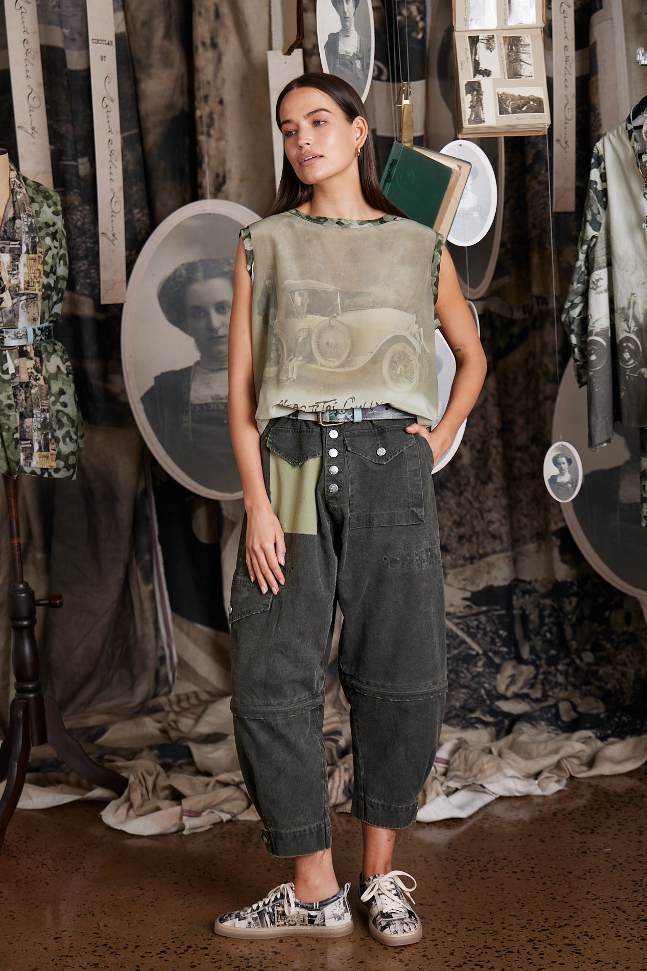 CIR00039 CAR CAMO TOP, DTY03911 TRUCKER JEAN, CIR00017A CAR CAMO BELT, CIR0004 PRINTED LEATHER SNEAKER