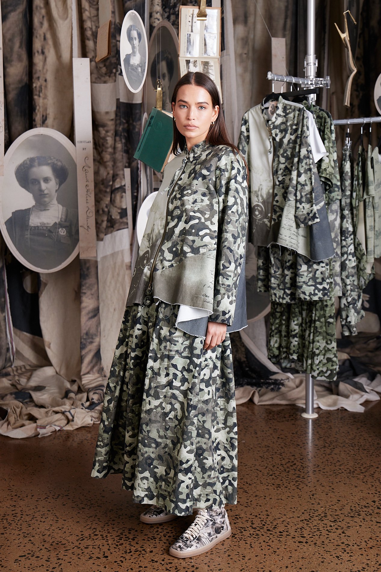 CIR0030 CAR CAMO JACKET, CIR0031 CAR CAMO SKIRT, CIR0002 PRINTED LEATHER HIGH-TOP SNEAKER
