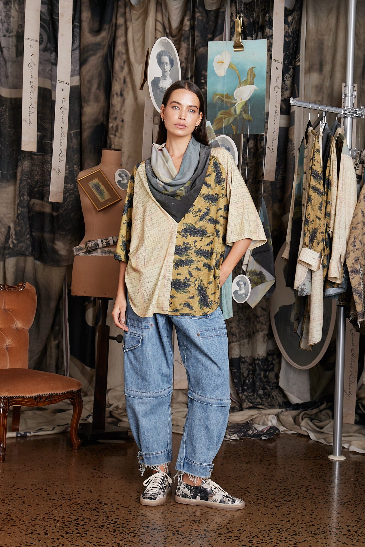 CIR0013 ARTWORKS TEE, DTY03911A TRUCKER JEANS, CIR0004 PRINTED LEATHER SNEAKER