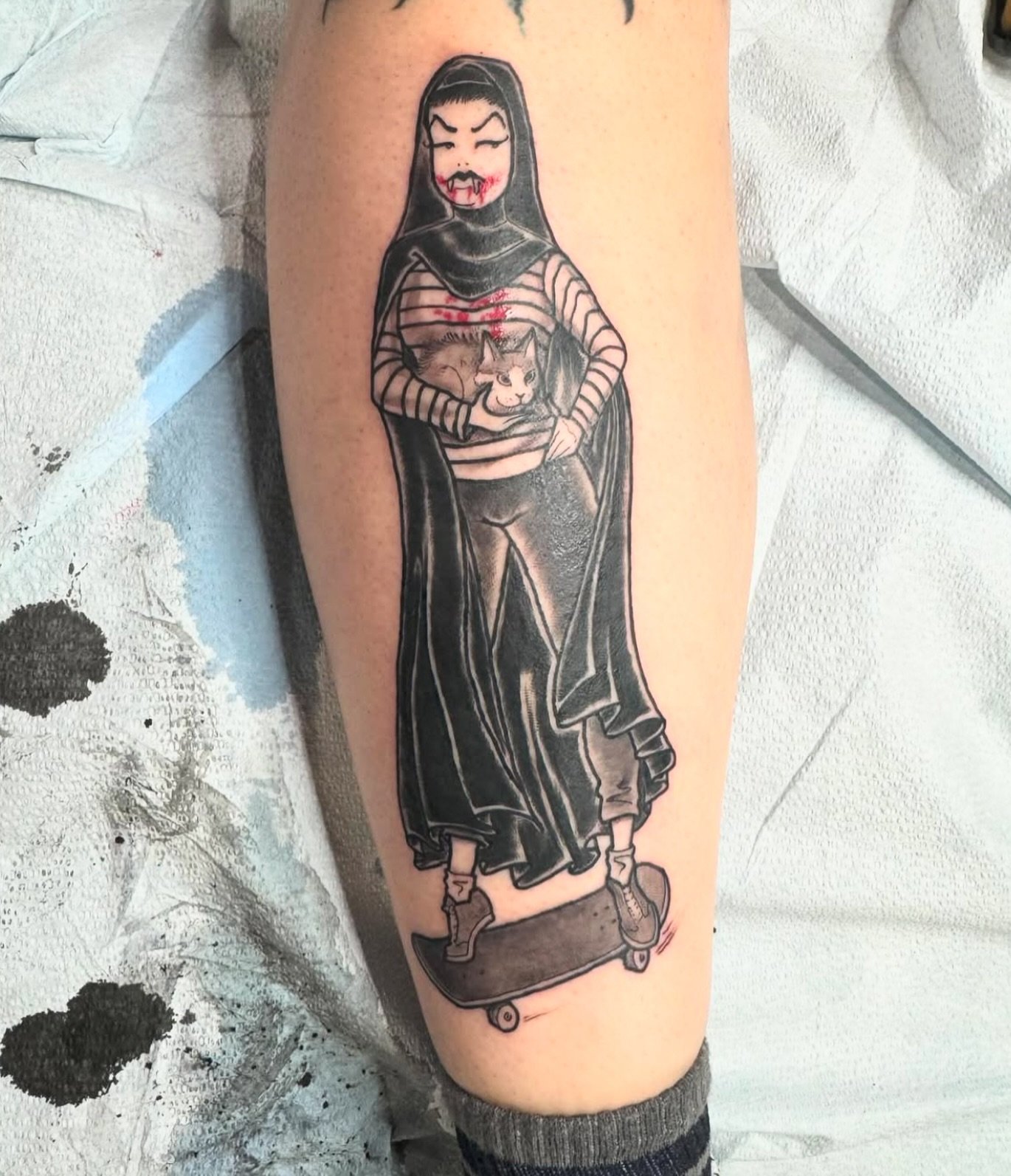 By @marcusxtattoo 🐈&zwj;⬛ 🛹 
&bull;
&bull;
#cygnitattoo #tacomatattooshop #pnwtattooartist