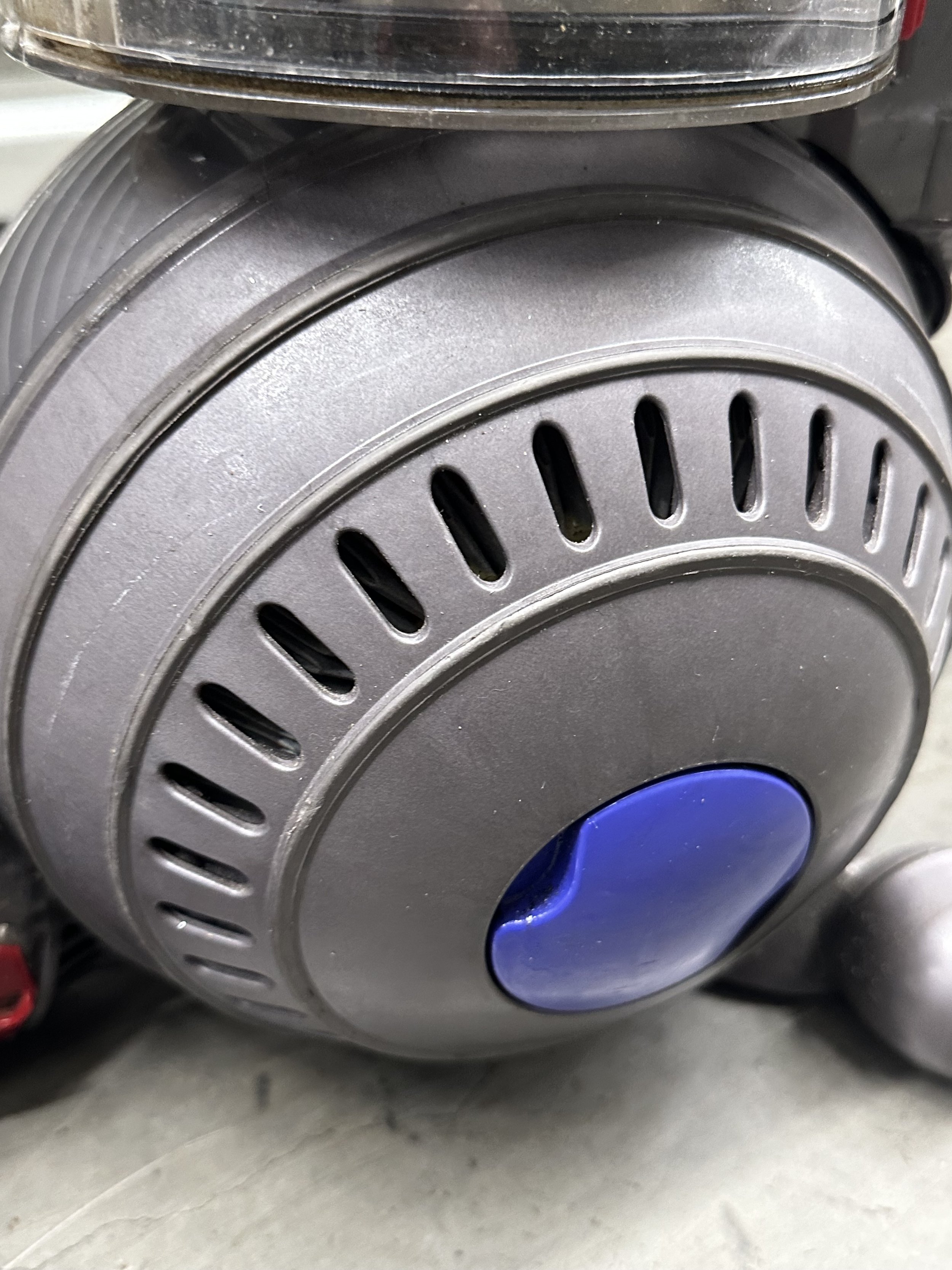 0038 Dyson Ball Vacuum Cleaner 4.jpeg