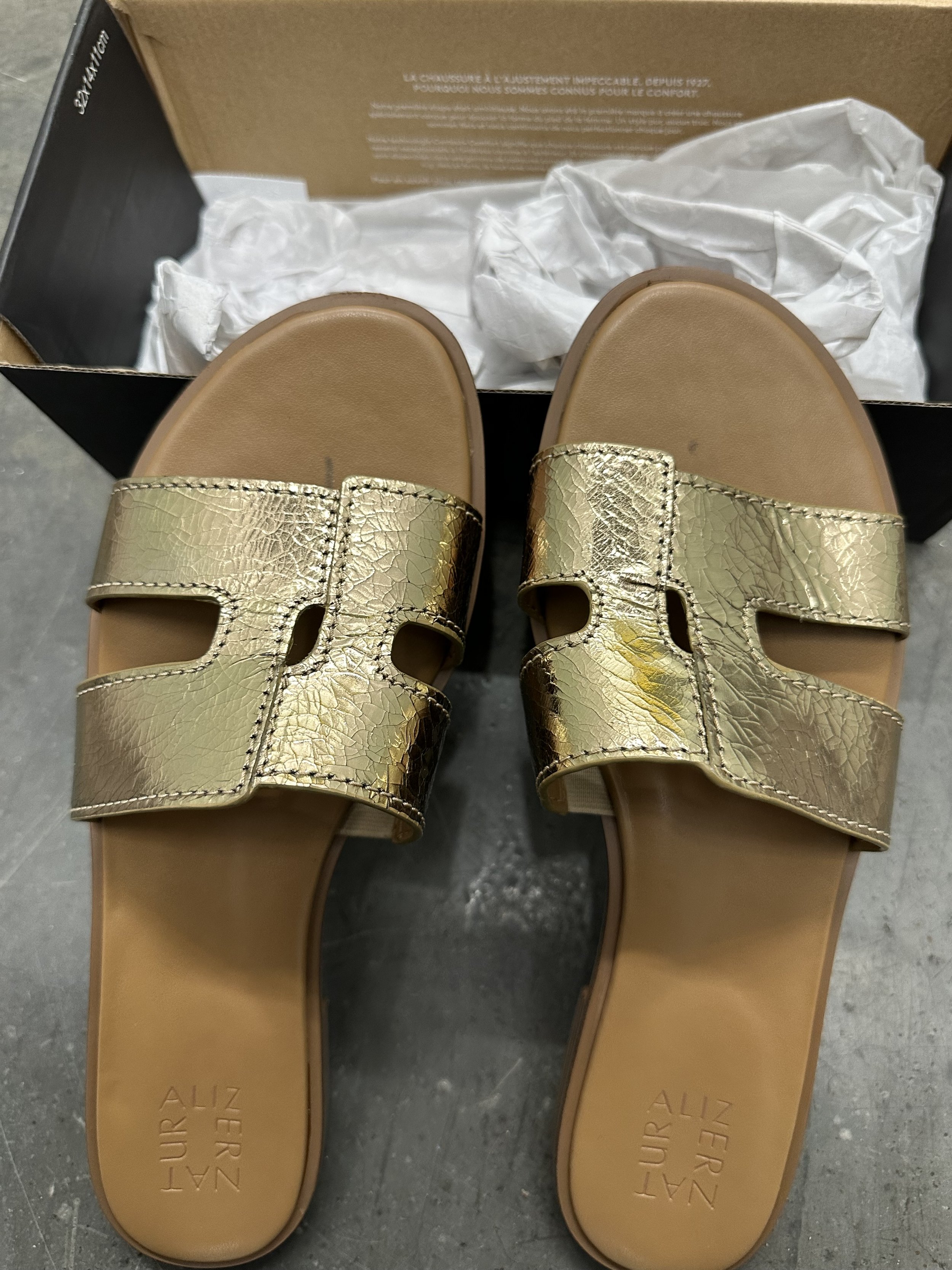 0040 Bronze Naturalizer Sandals W SZ11 2.jpeg