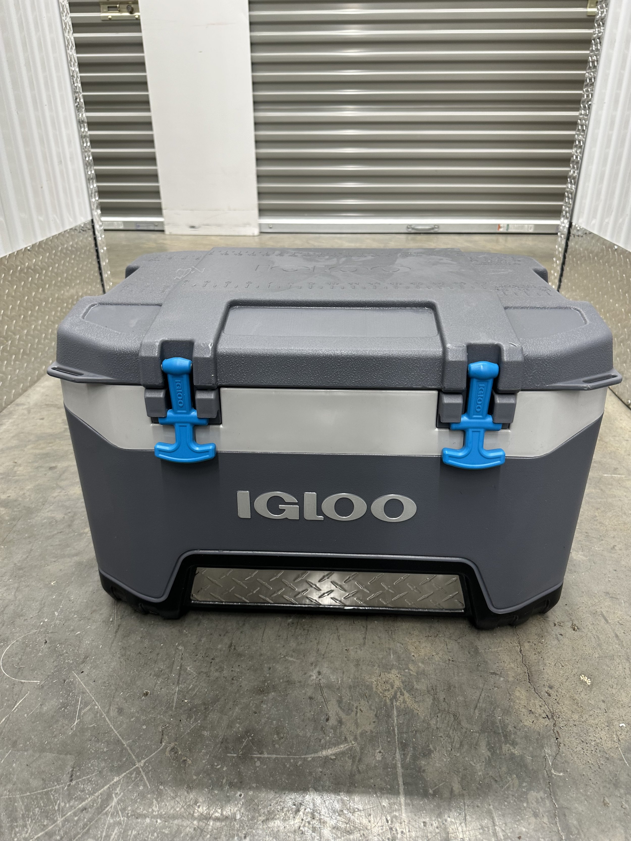 0041 Igloo Cooler 1.jpeg