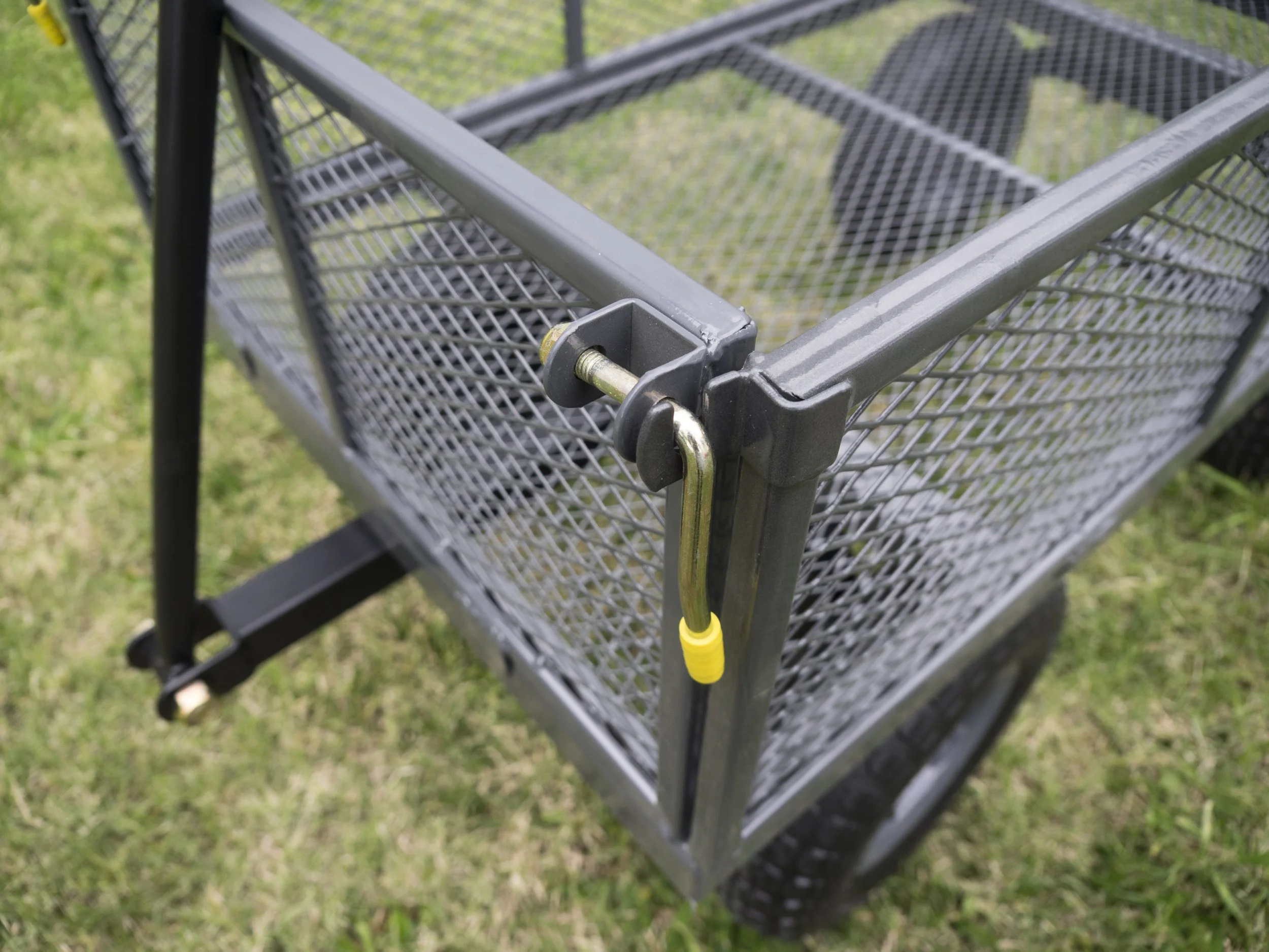 BBGC1010_latch handle.jpg