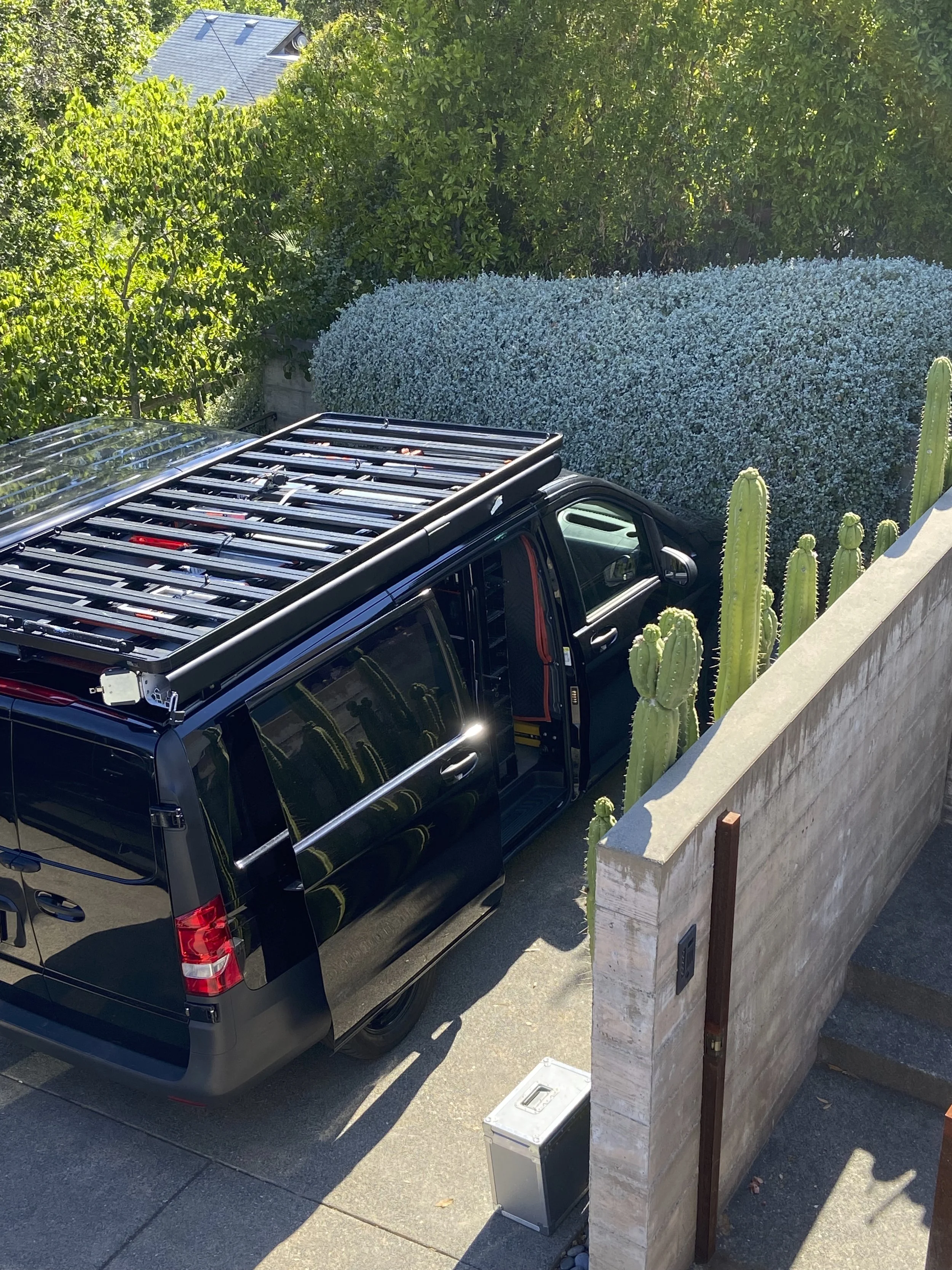 Images and video shot for Sweet July Magazine by Photographer Katie McCurdy. Dgital capture, lighting  and video by Gestalt.