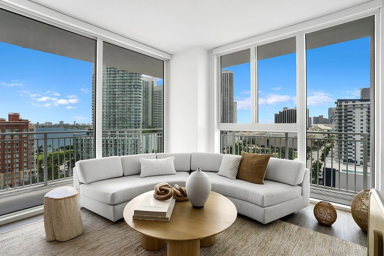 2000-biscayne.jpg