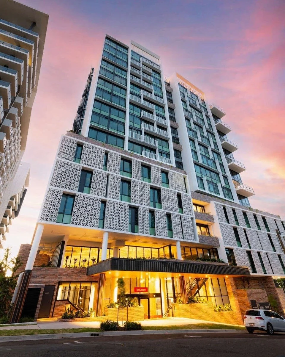 FA&Ccedil;ADES l Check out one of our past projects for Archer St Student Accommodation. 

This project features 3,600sqm of unitised window wall, complete with a custom aluminium slab edge cover system designed specifically for the project. We also 