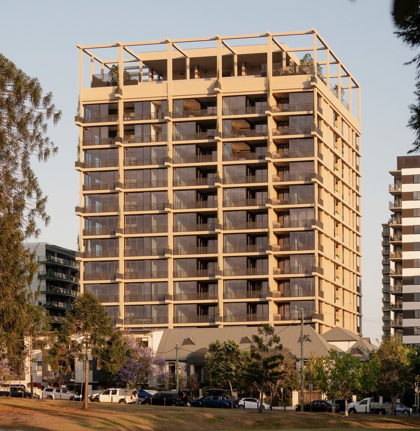 FA&Ccedil;ADES l Trellis by @ariaproperty.com.au &ndash; a masterpiece in modern design, featuring our balcony sliding doors and windows that bring both form and function to each residence and communal space.
 
With 5,500sqm of glazing across 12 leve