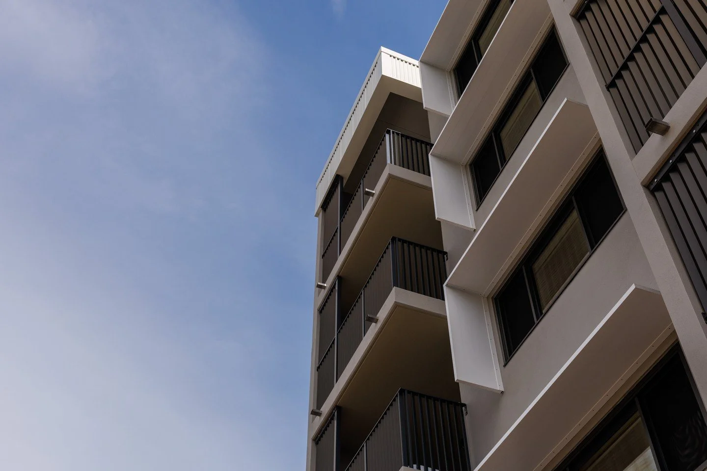PROGRESS UPDATE l We love a sneak peek, so here&rsquo;s a look at one of our current projects in Booval for @chlgroup. 

Our team has supplied and installed 640sqm of aluminium glazed windows and doors, 150sqm of security screens, along with a range 