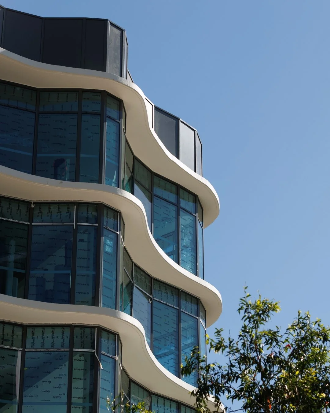 Progress is taking shape at @rockpoolresidentialagedcare new Northshore facility, a 153-room, five-storey aged care development, where our team is delivering the design, supply and installation of aluminium-framed windows and doors, automatic entry d
