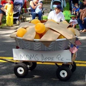 CHECK OUT THESE CUTE PARADE FLOAT IDEAS!
If these get the creative juices flowing and you would like to walk, ride or drive a float in the Grand Parade this year, please follow the link below or email us at: 

 donnybrookstallholder@outlook.com

http