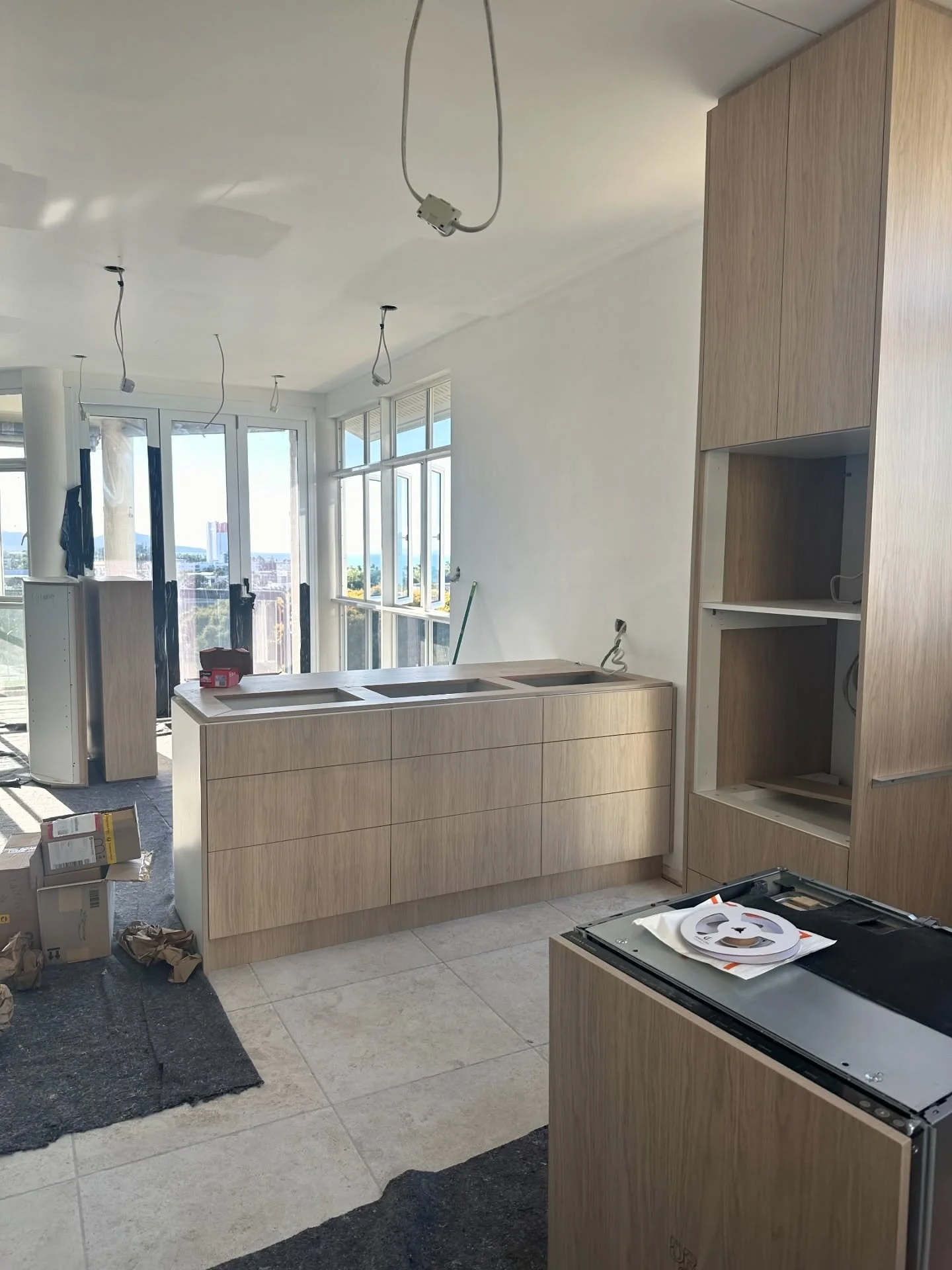 BTS | Seaview 

We can&rsquo;t wait to show you the final images of our completed Townsville renovation project but here are some behind the scenes images of the joinery installation while we wait 😍