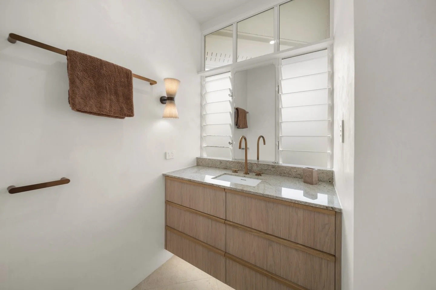 BEFORE &amp; AFTER | Hilltop Haven

The transformation of the master ensuite in our Hilltop Haven project in Townsville is unbelievable. The clients gave us a brief of wanting a space that was beautiful and calm while also being as low maintenance as