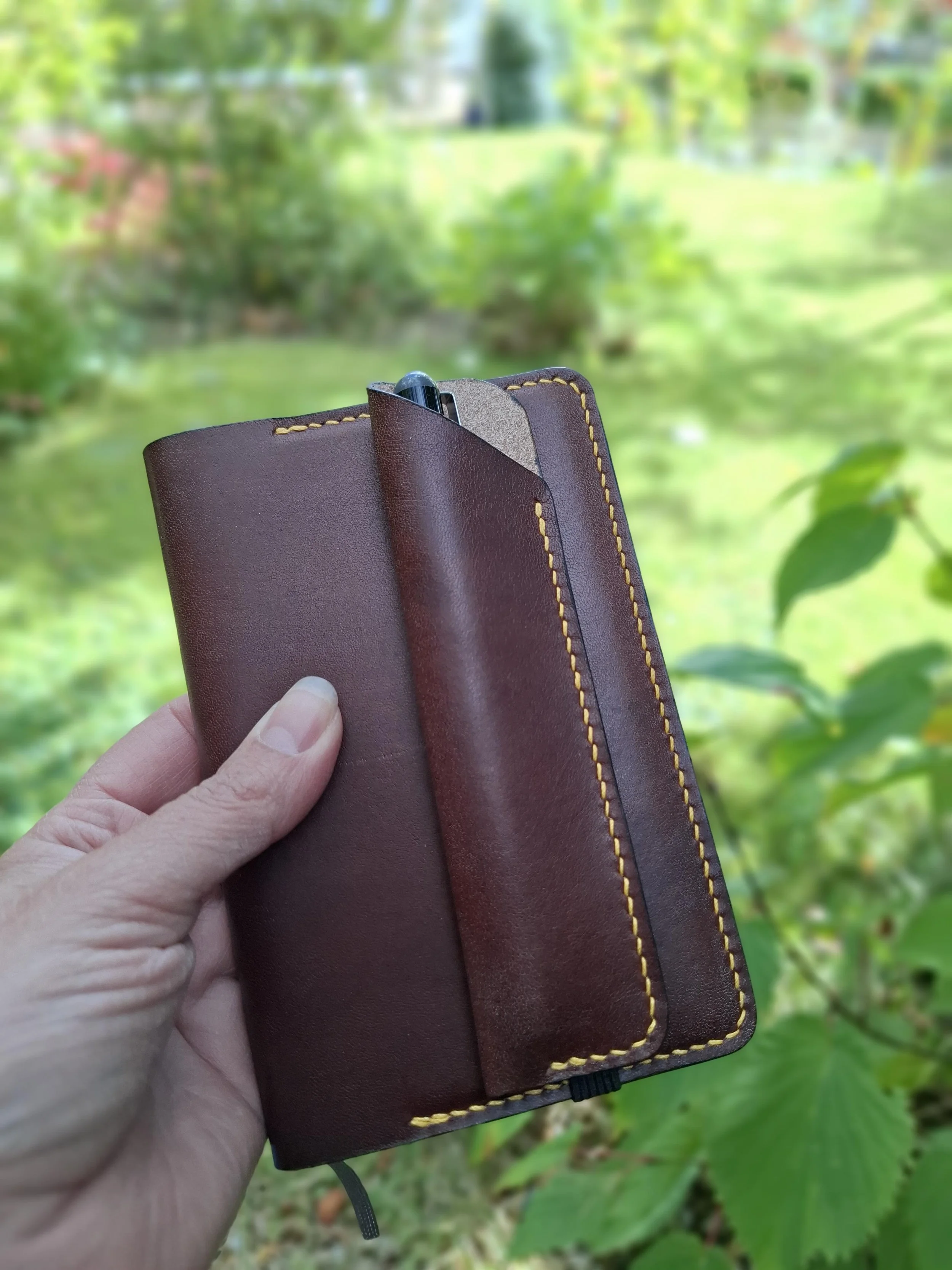 Roslyn Whiting Leathercraft Journal pen pouch.JPG