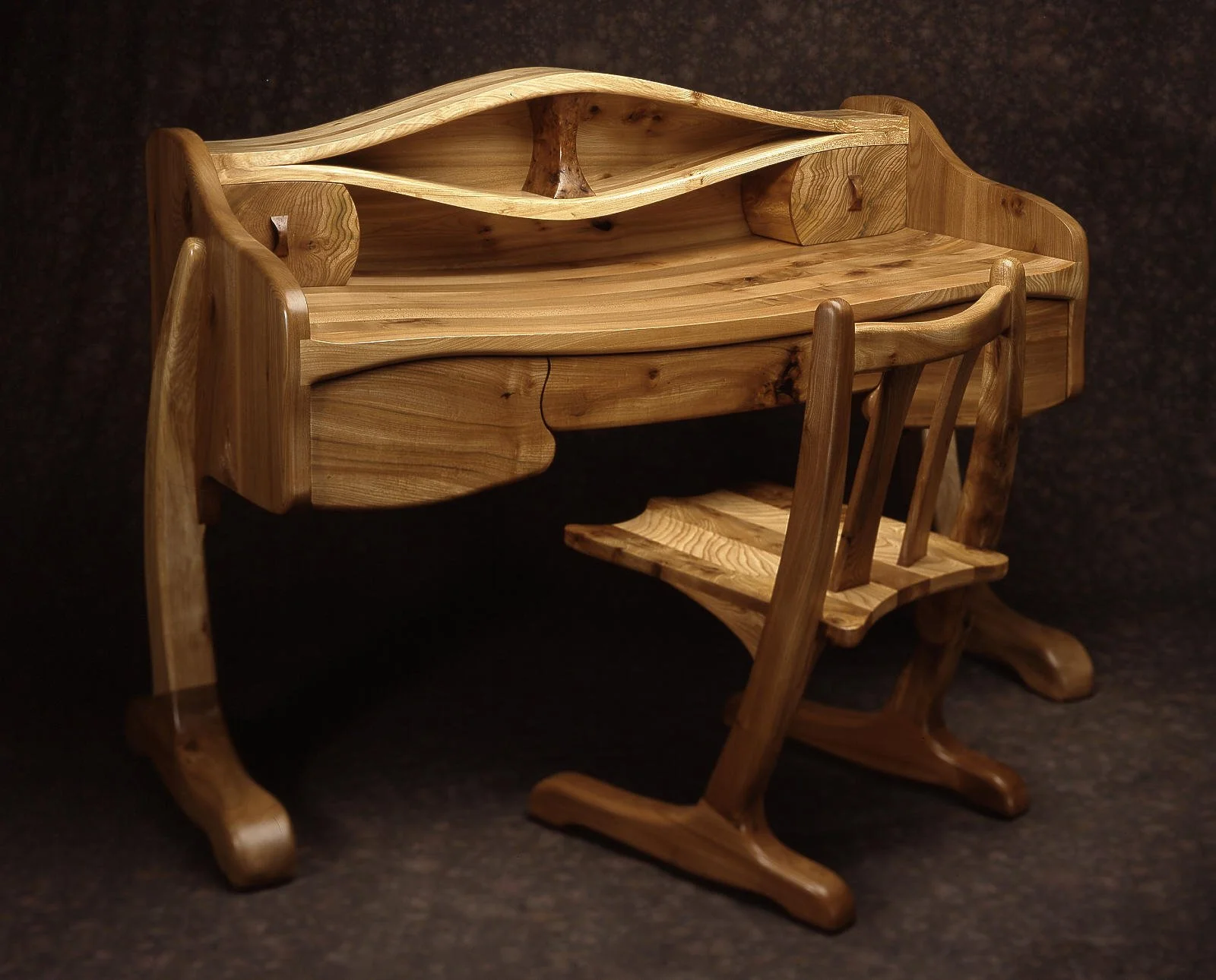 desk and chair 2.jpg