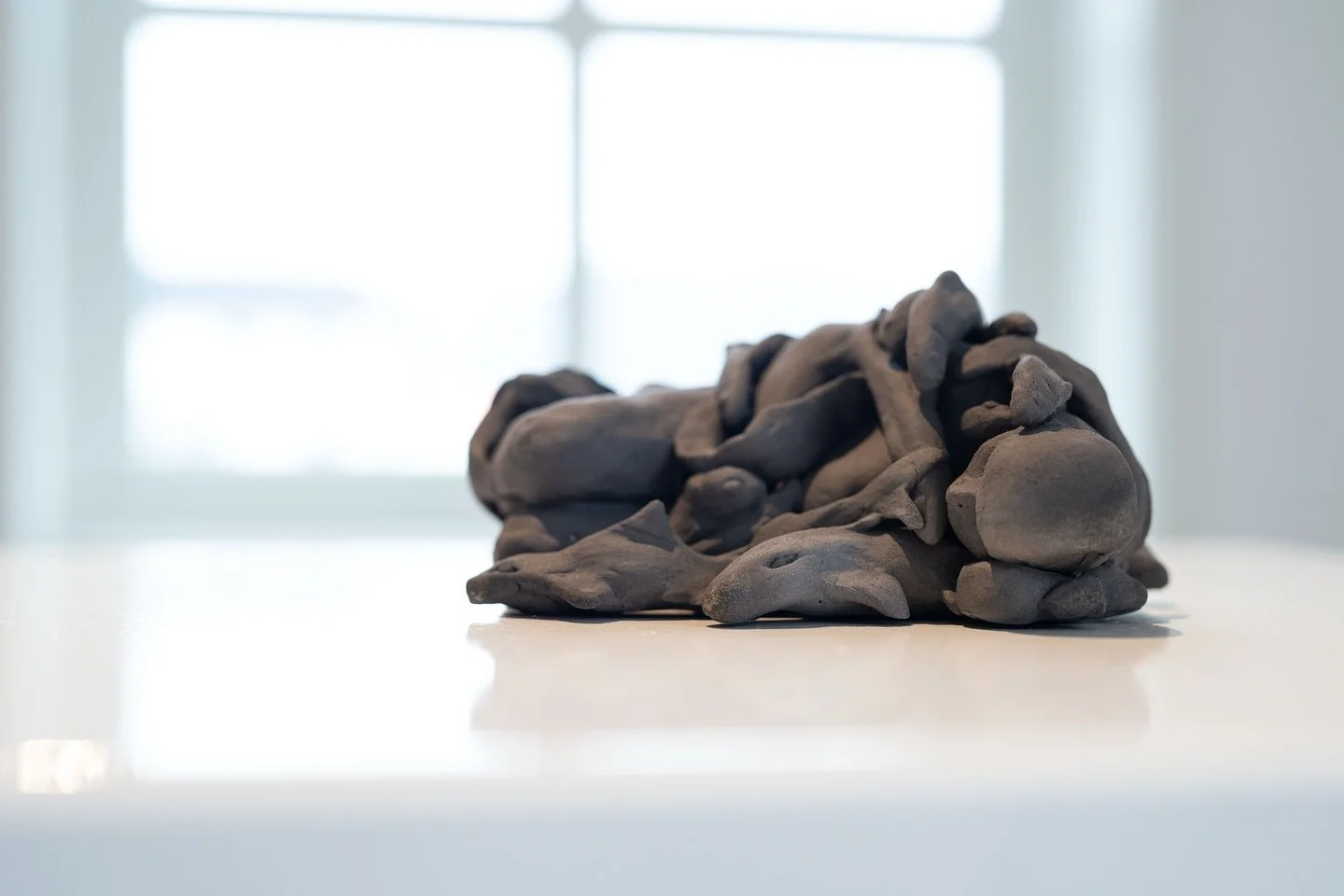 &laquo;Wet Dreams&raquo; by Kamilla Sajetz Mathisen, @k.s.mathisen at her current solo exhibition till 28. September.
(Coloured stonewear. 30 x 20 x 8 cm. 2025.) 

Photo: @franzi_wonders