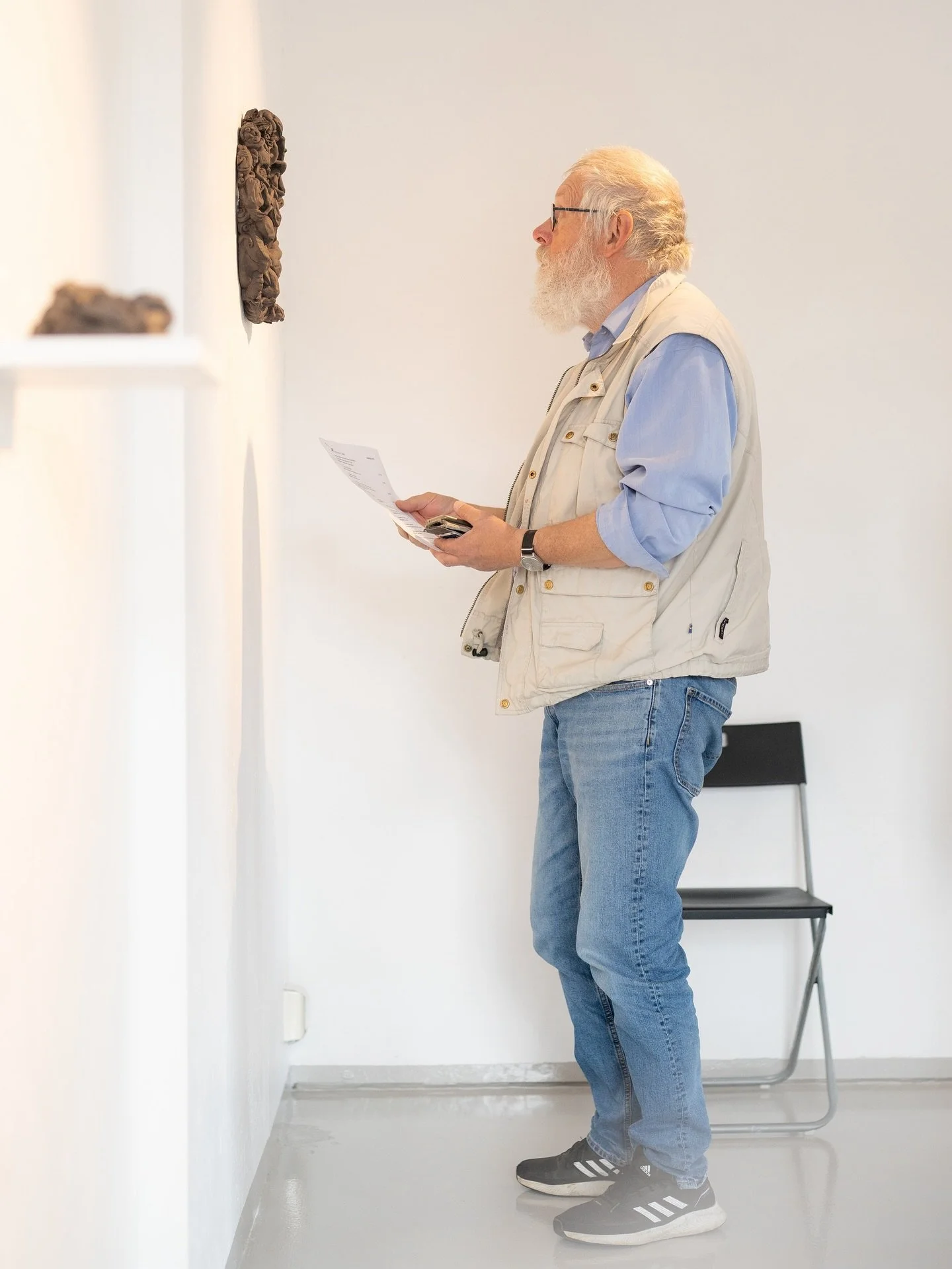 The two last weeks of the exhibition by #contemporaryartist  Kamilla Sajetz Mathisen/ @k.s.mathisen  in our main gallery.

A scene of entreating work to behold.

More info on our homepage.
For more enquiries
Please contact us on post@vedholmen-galler