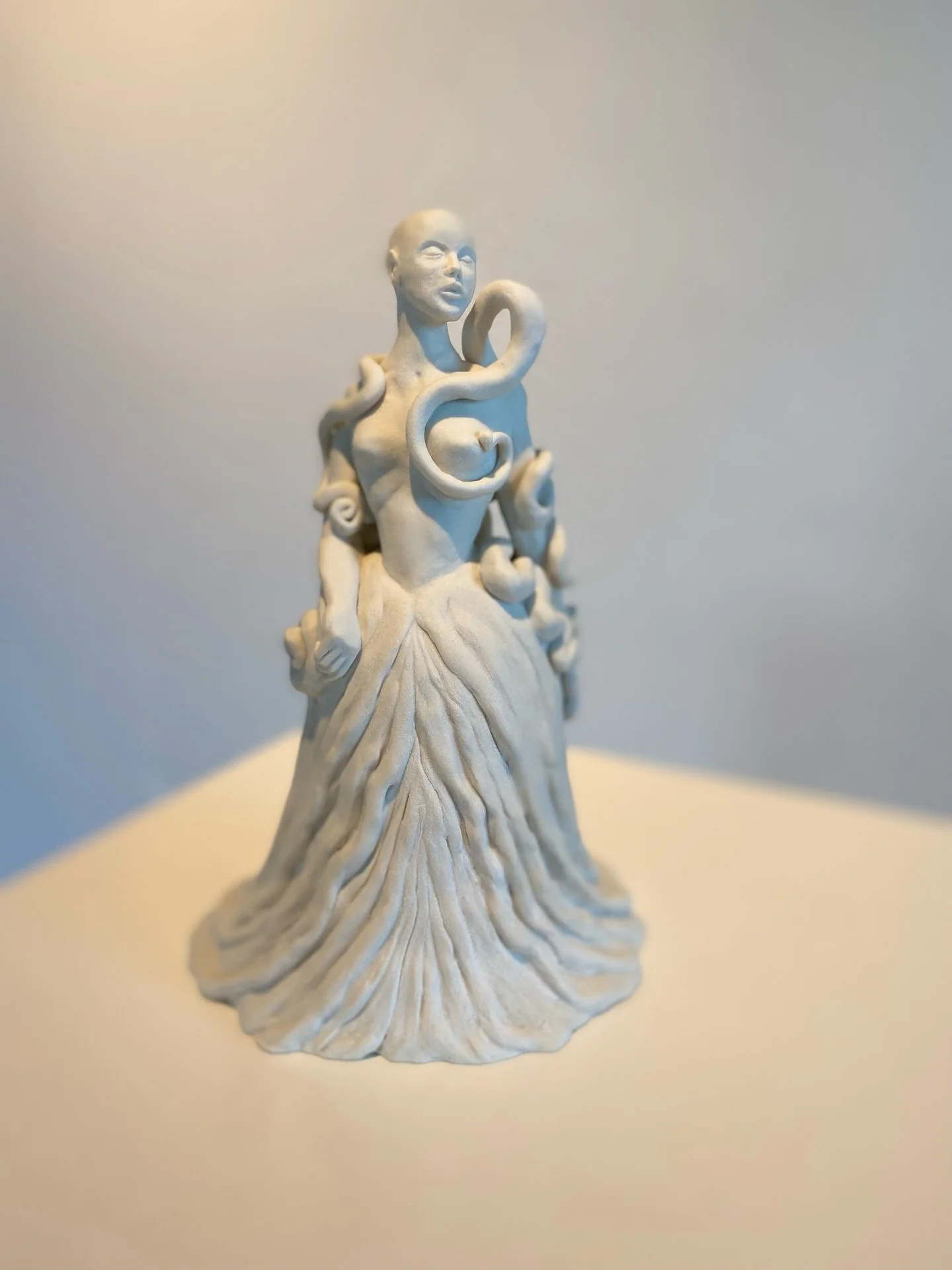 Siste uke med  den nydelige og r&oslash;rende separatutstillingen til @k.s.mathisen  i Hovedgalleriet.
Skulptur i steingods og porselen.

I Intimgalleriet vises separatutstillingen til Line S. Hvoslef/ Malerier.

Vi takker for st&oslash;tten fra @gri