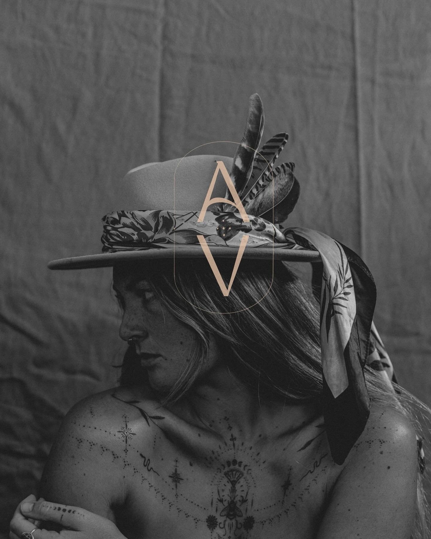 :: alana visual ::

Welcome to this new name, this new energy of visuals captured by myself 🫶❤️ 
This is me, Tae 🙏🏽

A creative, an artist, a tattooist, a photographer, a traveller&hellip; mostly I&rsquo;m a human full of laughter and love. 

I&rs