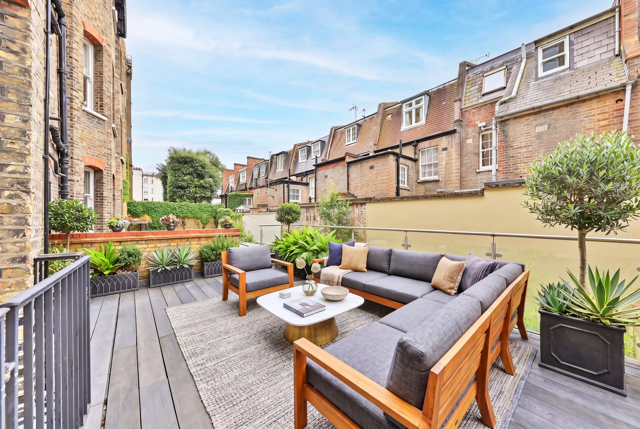 36 Tite Street 4 - RETOUCHED.jpg