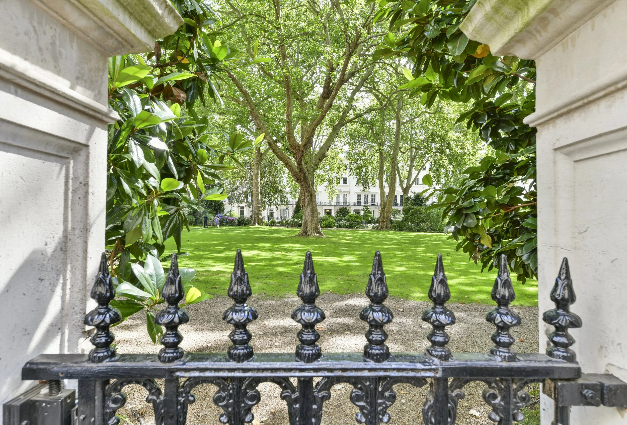 GARDEN SQUARE.jpg