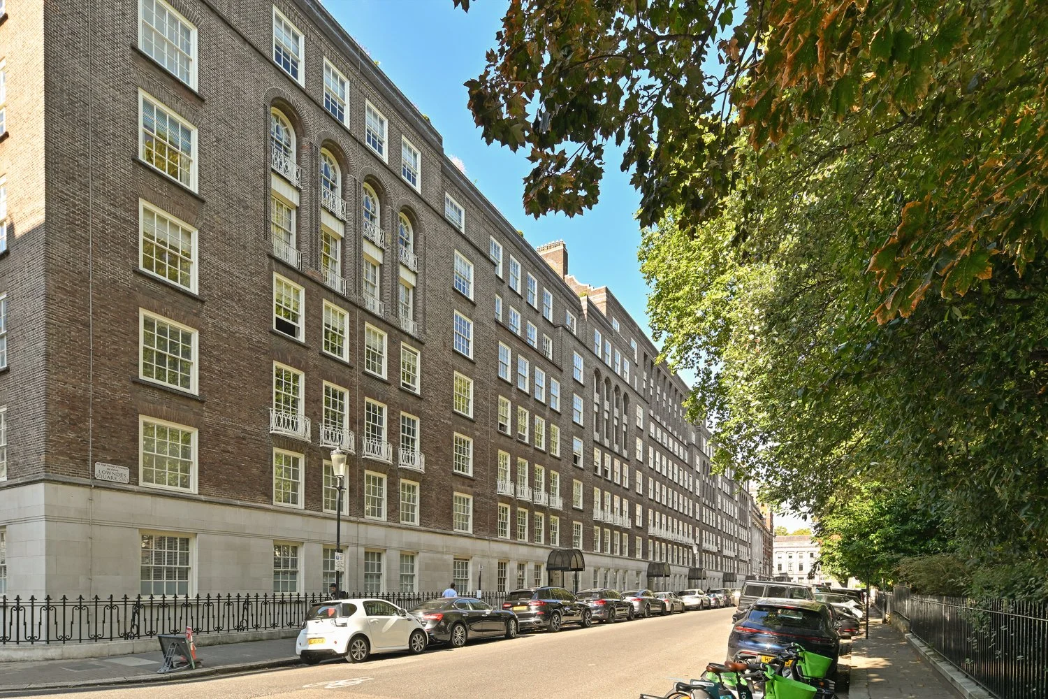 11,45 Lowndes Sq 16.jpg
