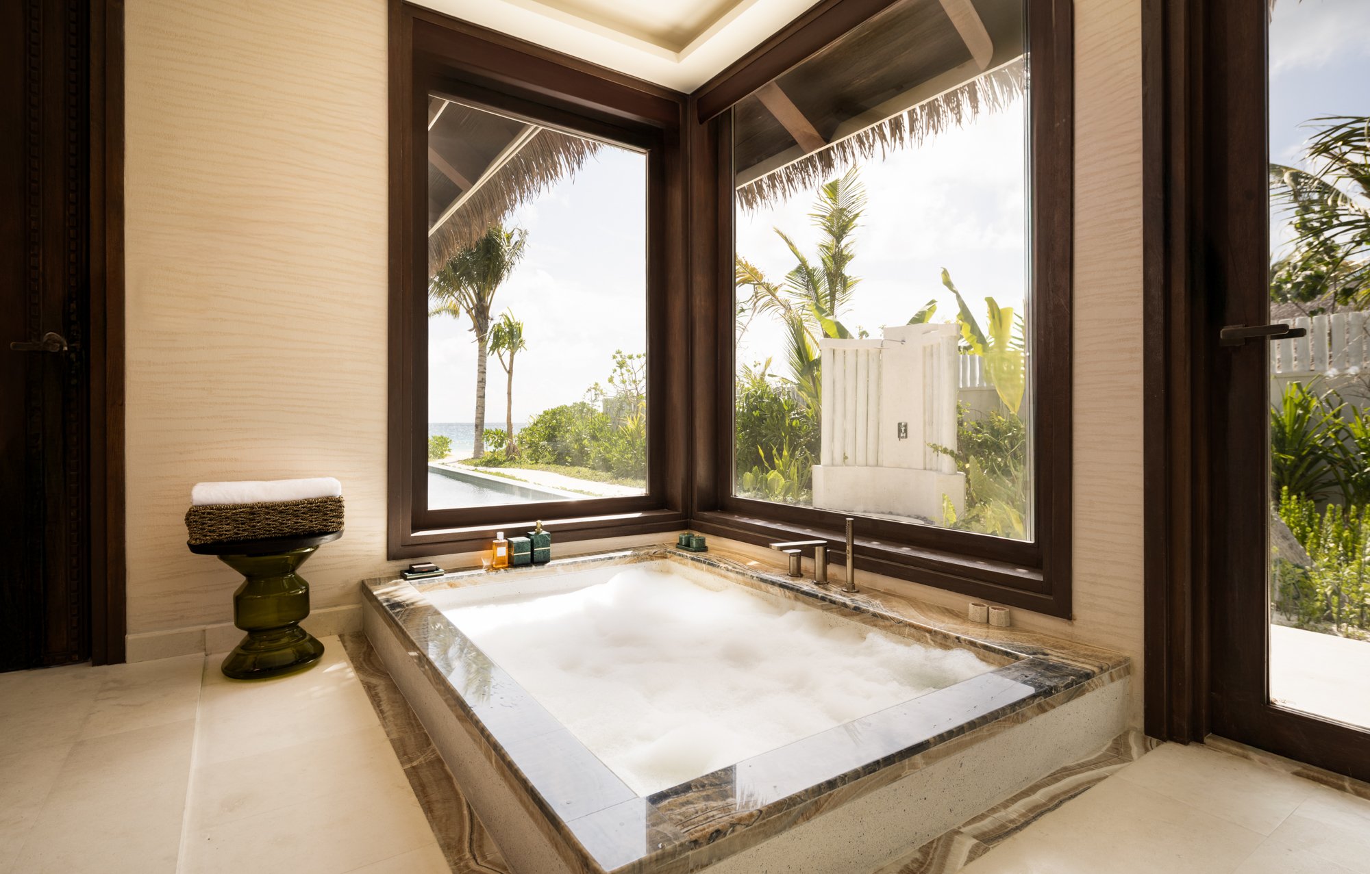 DON MAAGA MALDIVES_Terra_Bathtub.jpg