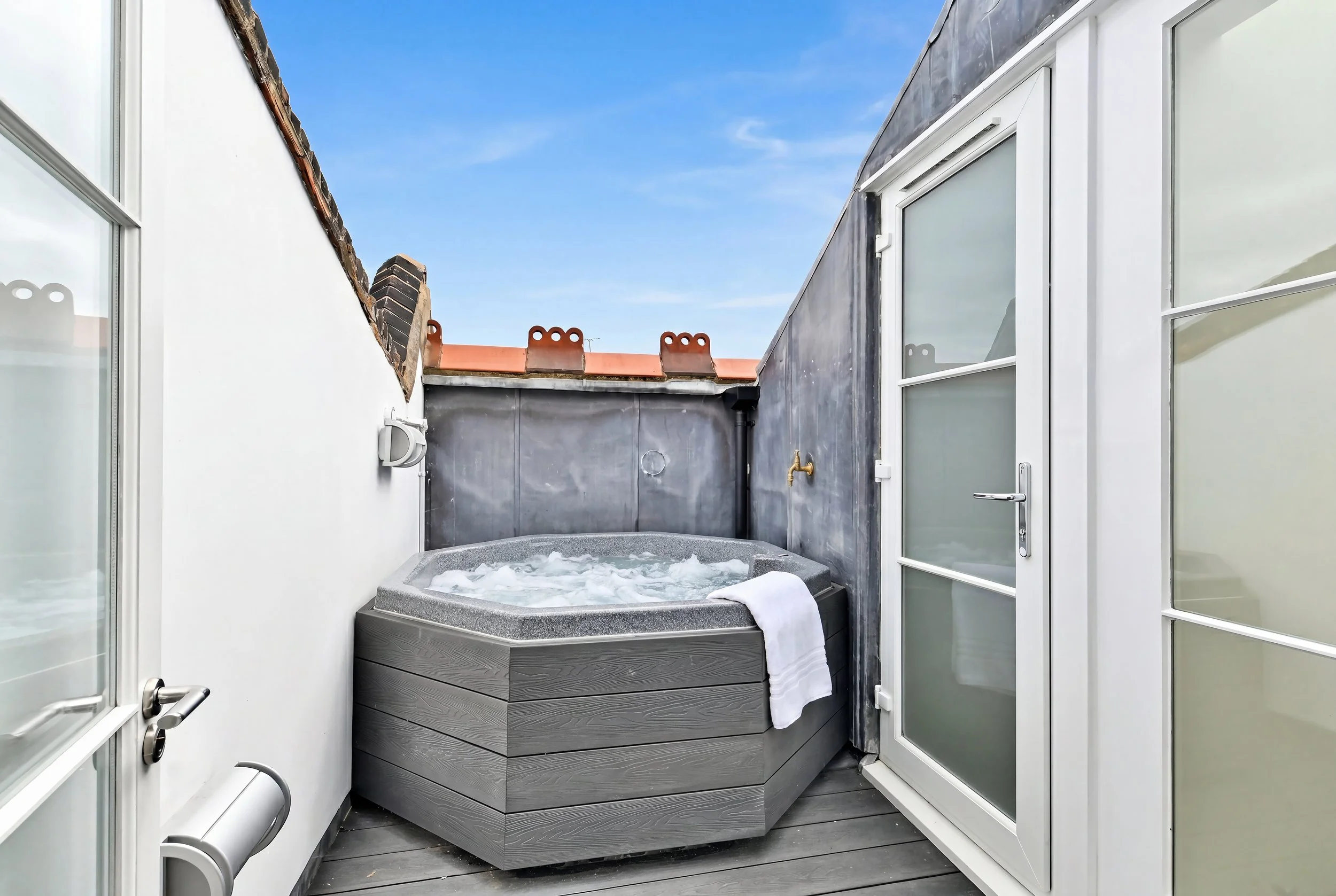 36 Tite Street 22 - RETOUCHED.jpg