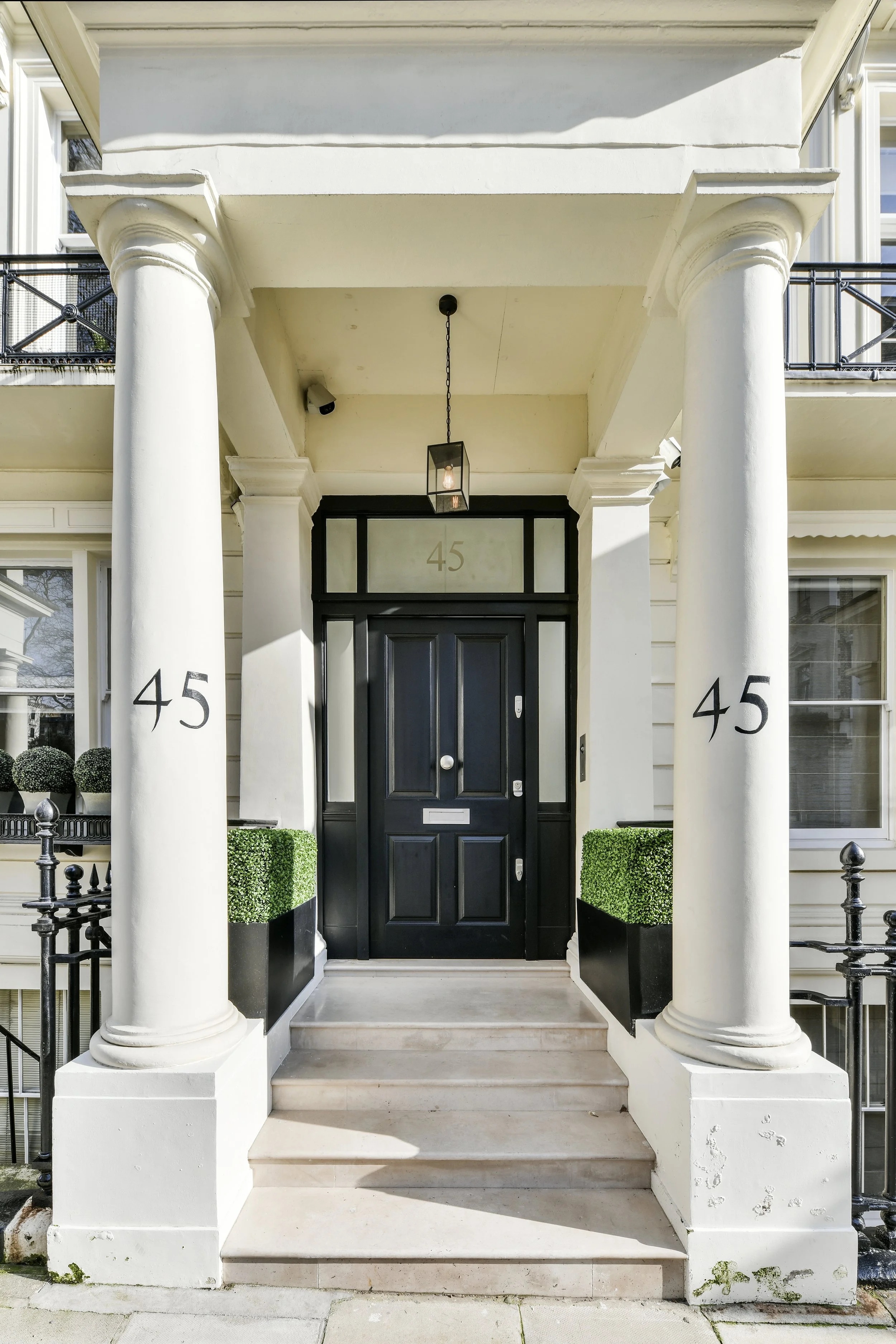 EXTERIOR1.jpg