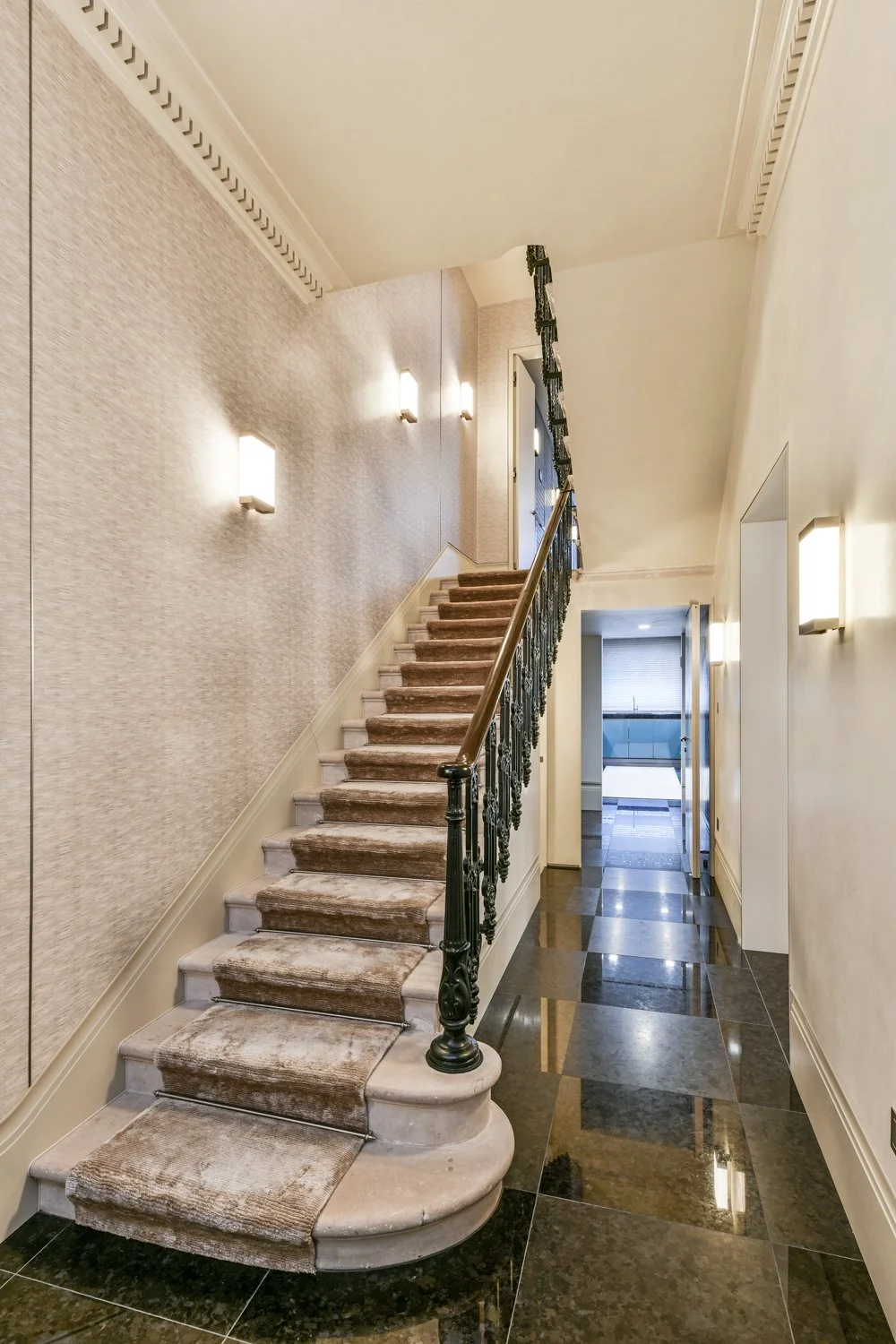 INTERIOR 22.jpg