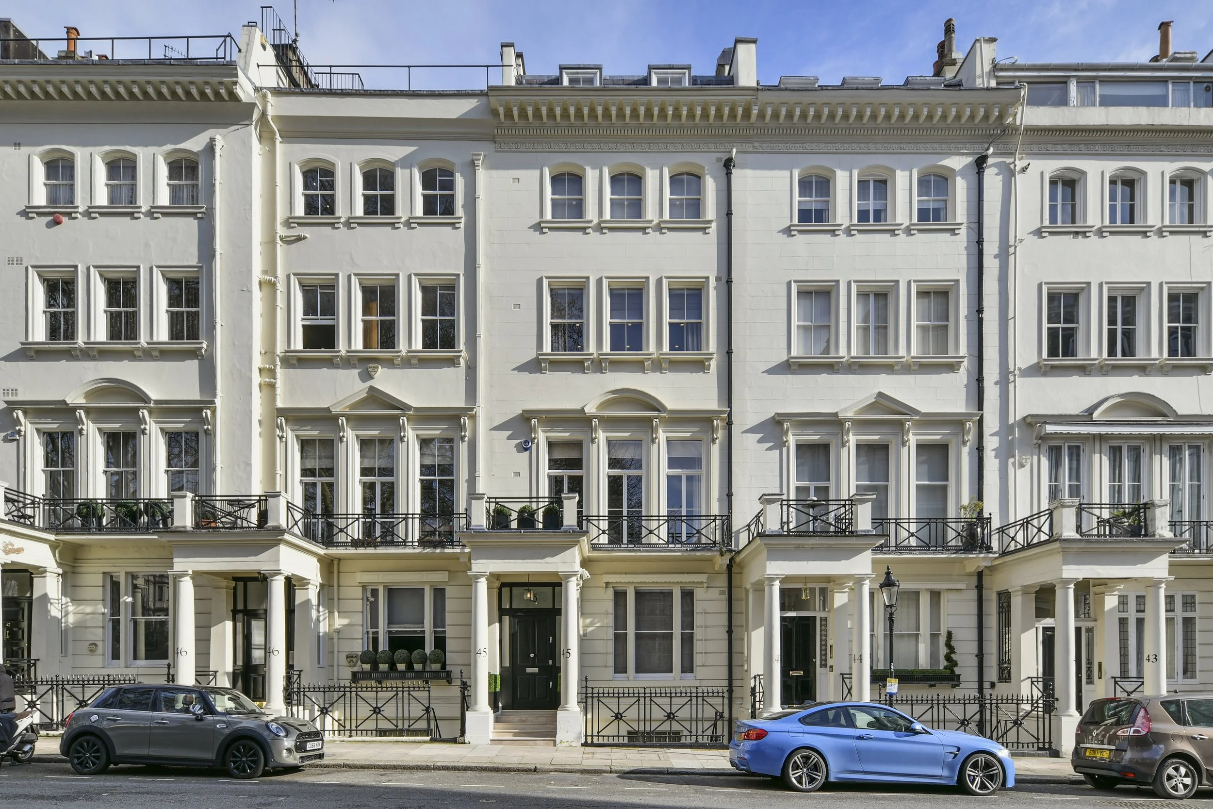 EXTERIOR2.jpg