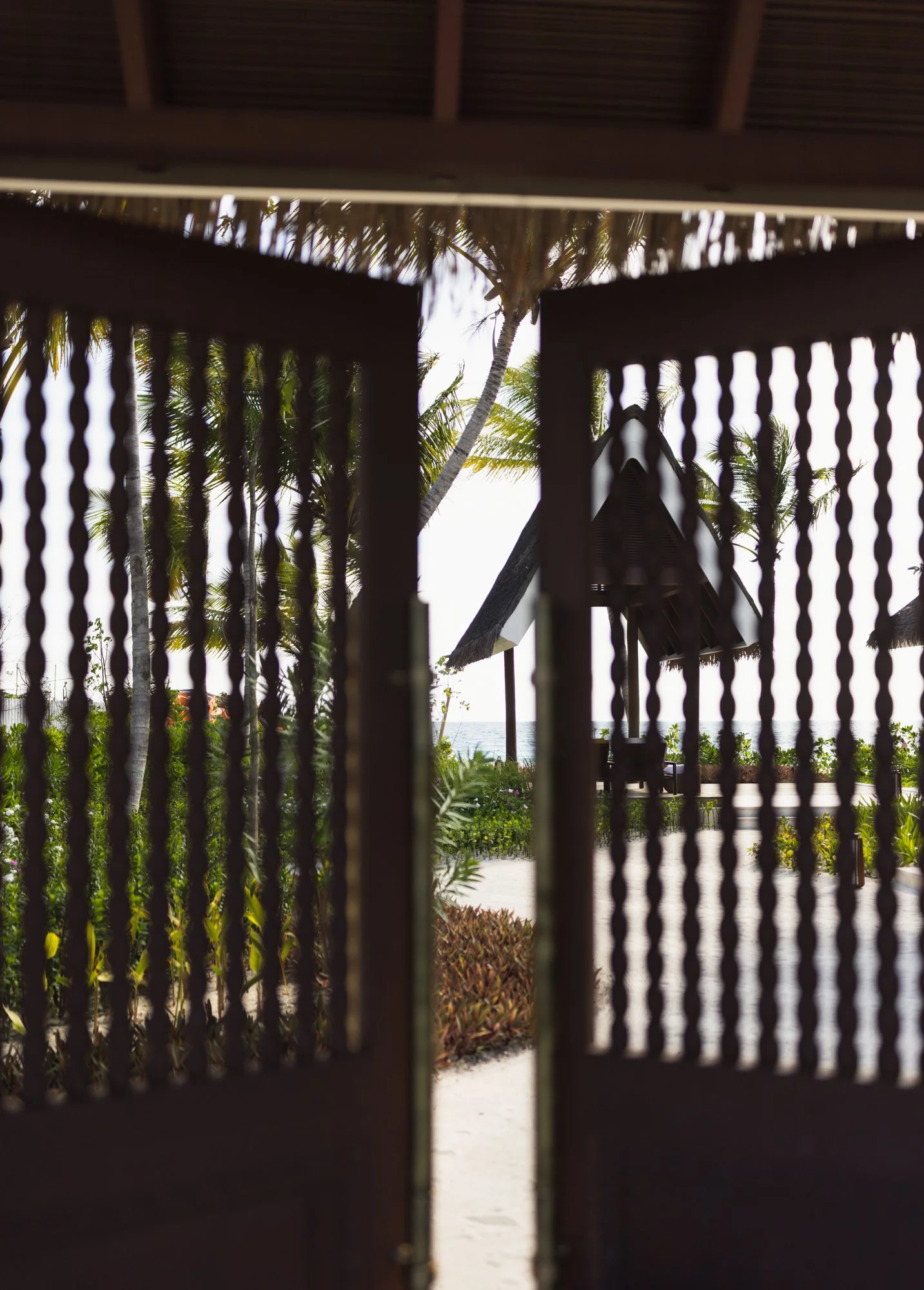 DON MAAGA MALDIVES_Beach Villa Entrance 02.jpg