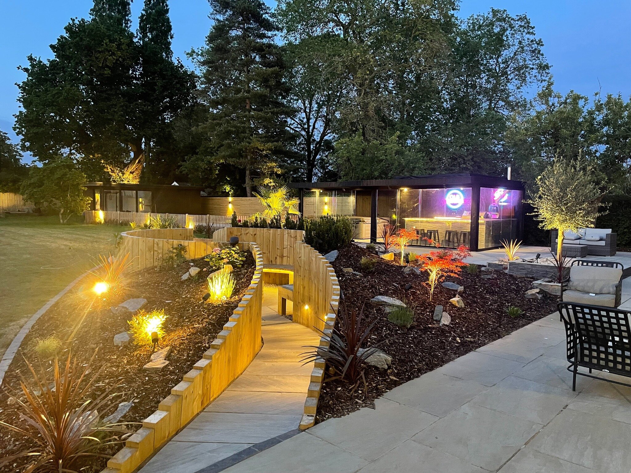 Beautiful party garden completed in Maidenhead

#electrician #electriciansuk #handtools #cktools #weratoolsuk #megger #sparkylife #electriciansknow #onthetools #dewaltcordless #tradesman #sparkysofinstagram #protools #workhard