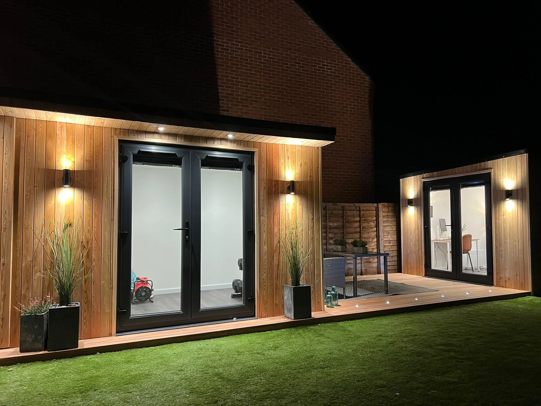 Garden Gym and Garden Office with LED lighting