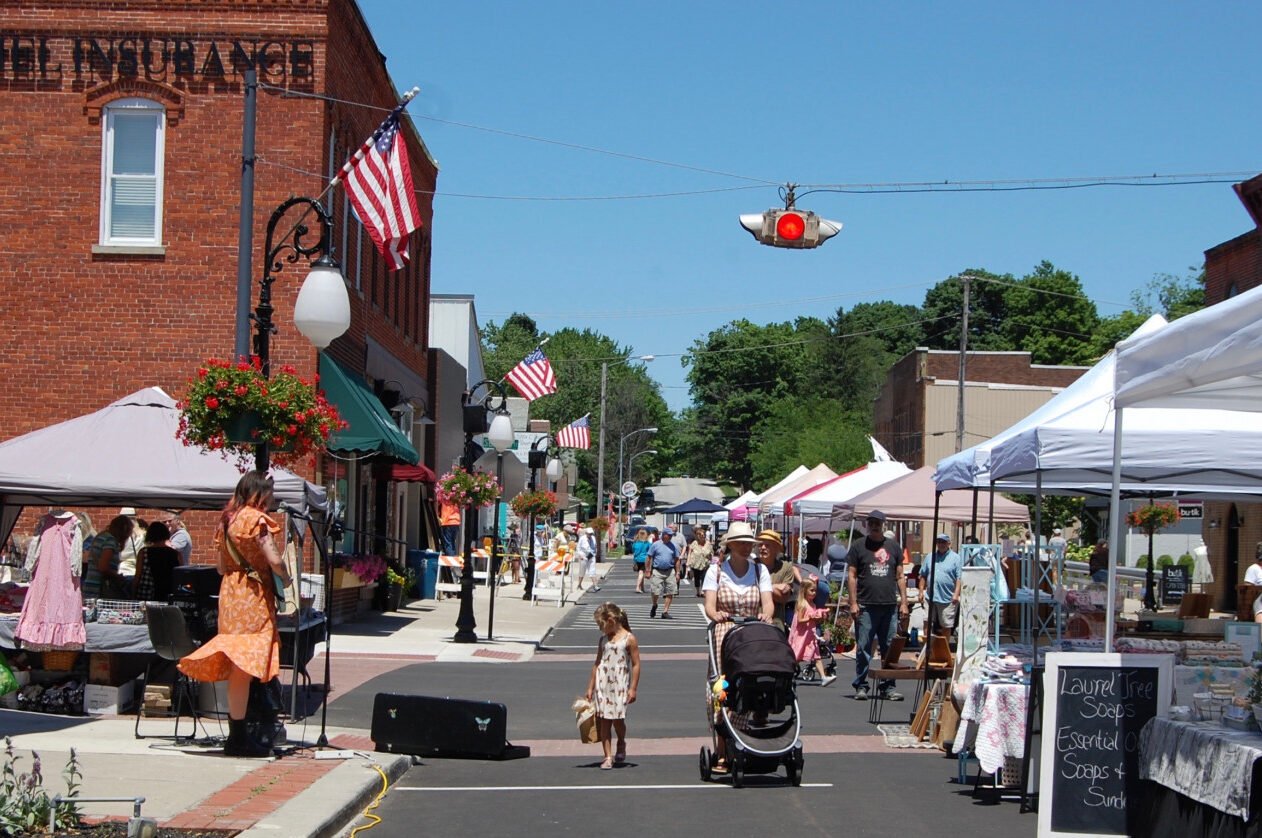 Vintage & Handmade Market, Roanoke, IN