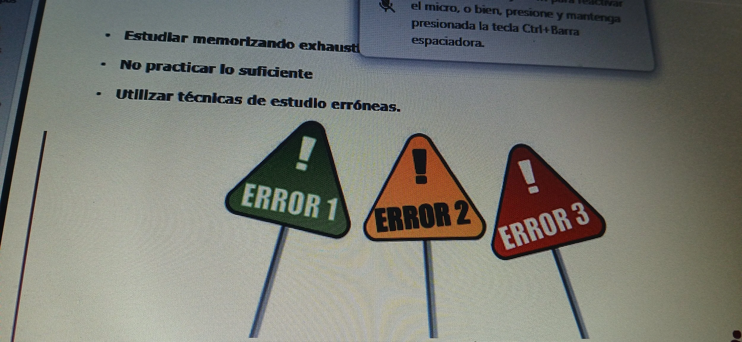 Diapositiva de la clase de Miofascial en el centro de formación HARA que muestra los errores comunes en la aplicación de técnicas miofasciales, enfatizando la importancia de la correcta ejecución.