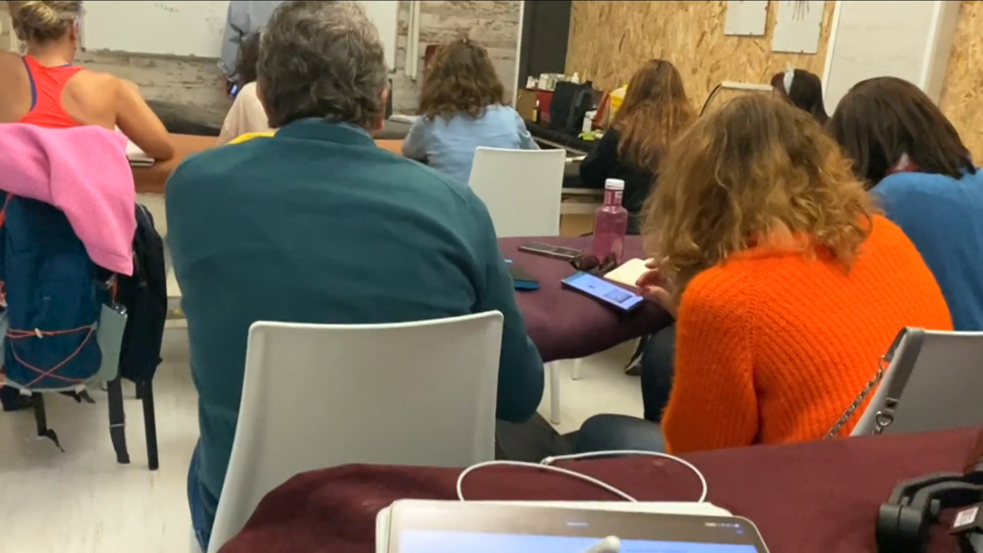 Clase de Acupuntura en el centro de formación HARA en Madrid.