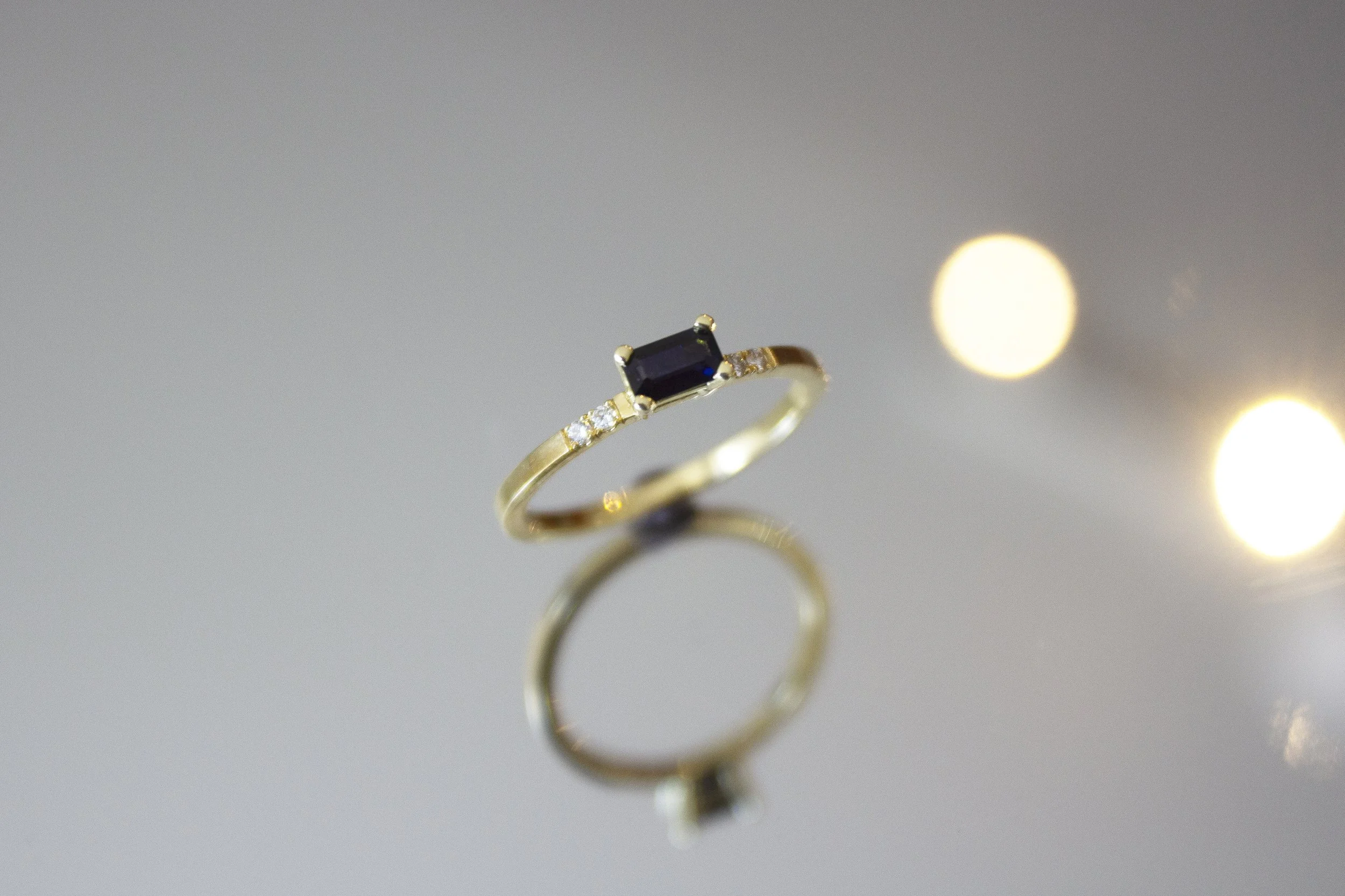 Ring in 18kt geel goud / saffier / diamant