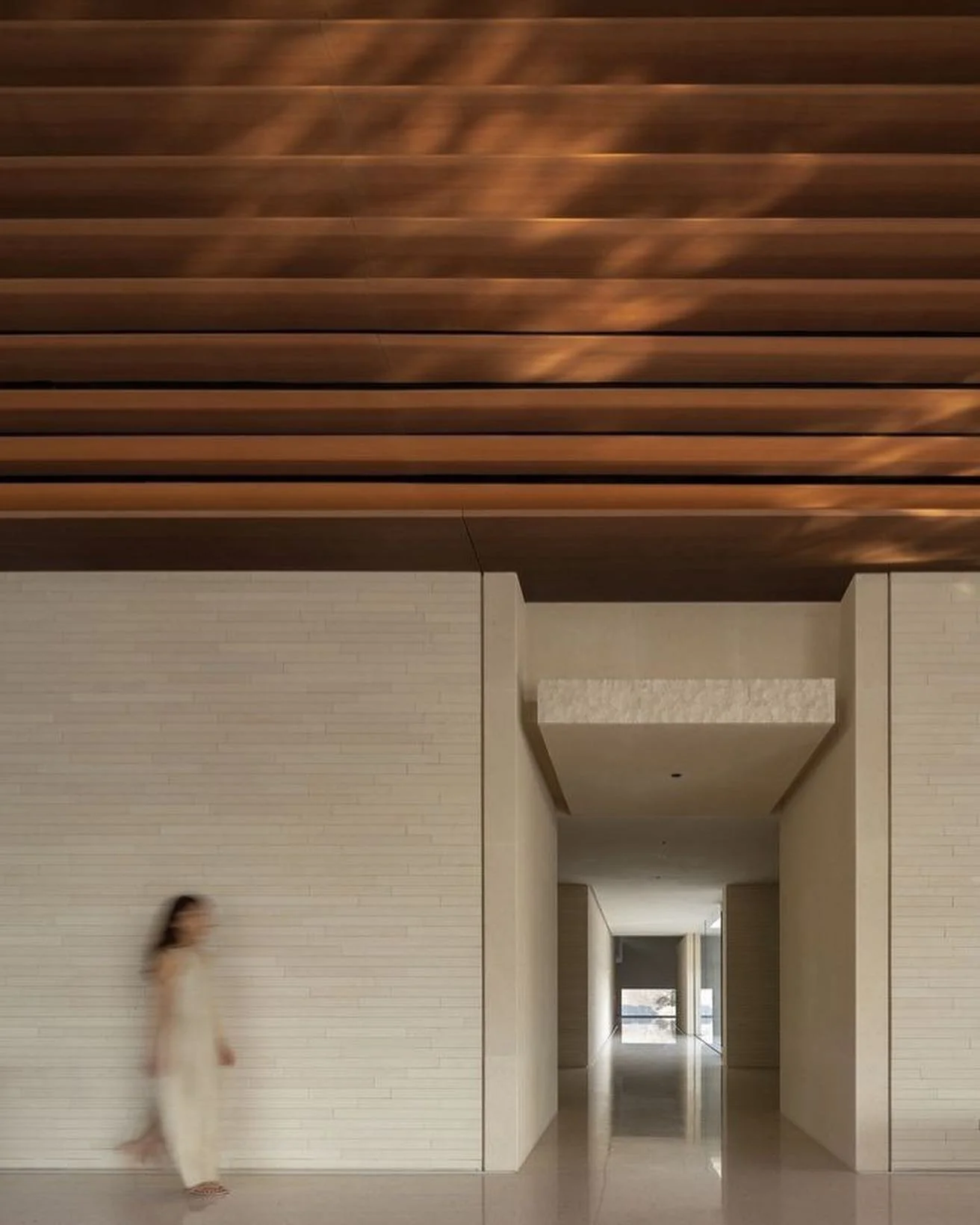 Minimal lines, soft reflections, and warm textures&mdash;where light and architecture meet.

#inspiration #rarestudio #rare #areyourare #lightingdesign #architecturallighting #interiorlighting #lightingtechnology #interiordesign #architecturaldesign 