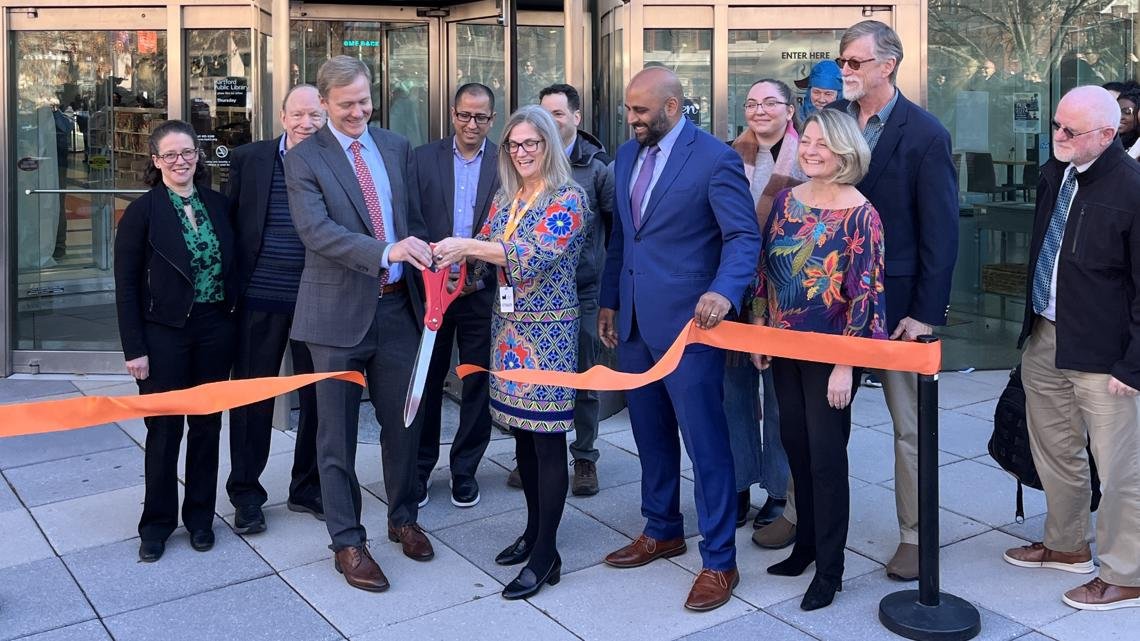 Public Service Returns to Hartford Public Library’s Downtown Library