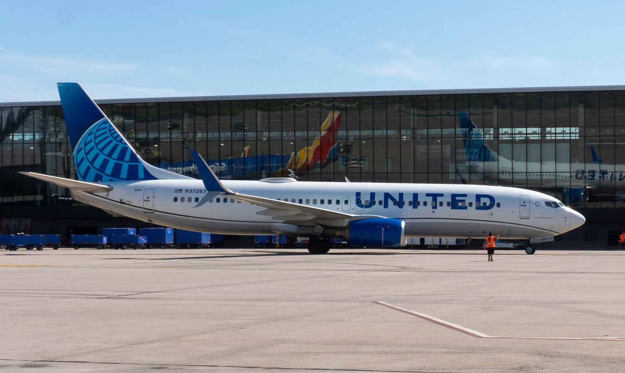 United Airlines Begins Nonstop Service from Bradley International Airport to Houston